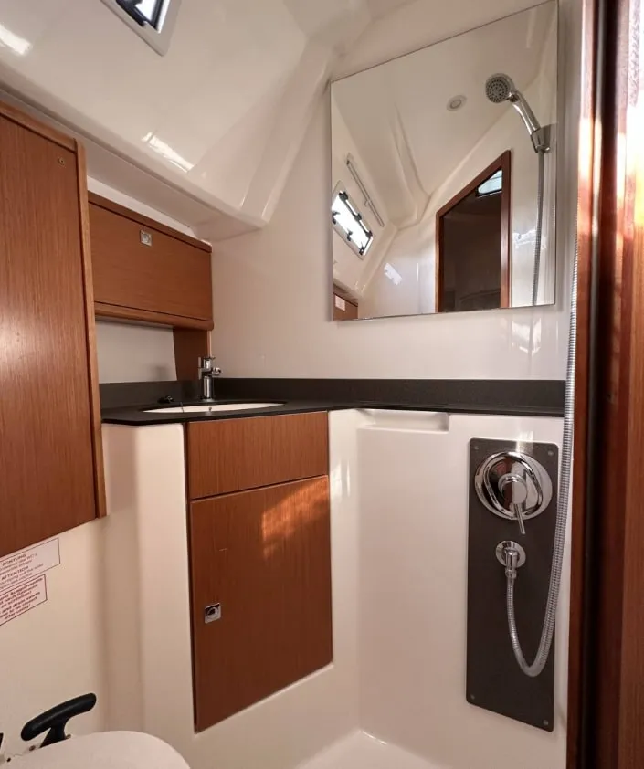 Bavaria Cruiser 46 Leonidas — fotografia jachty 2