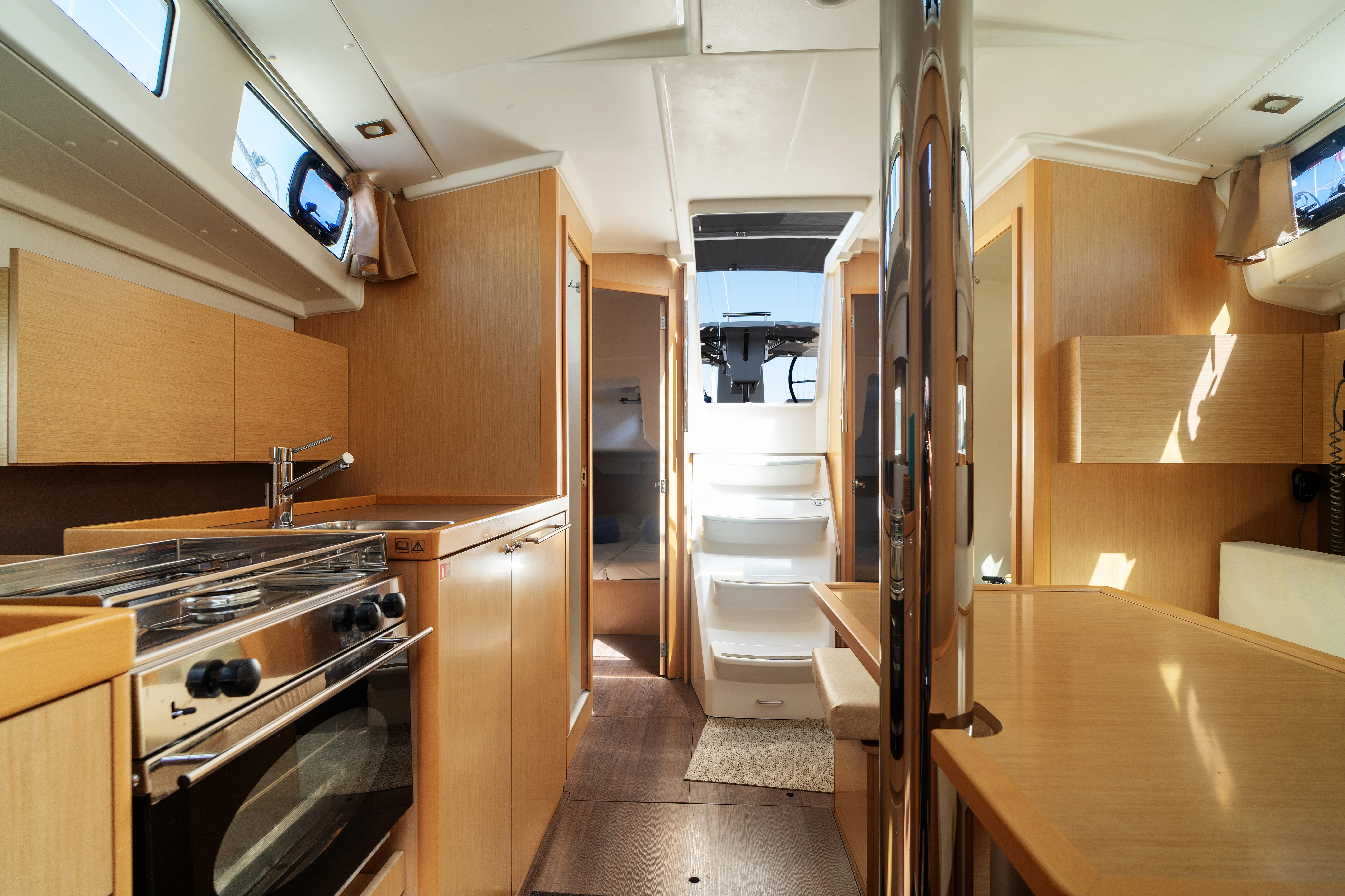 Oceanis 38 Marta — foto dello yacht n. 2