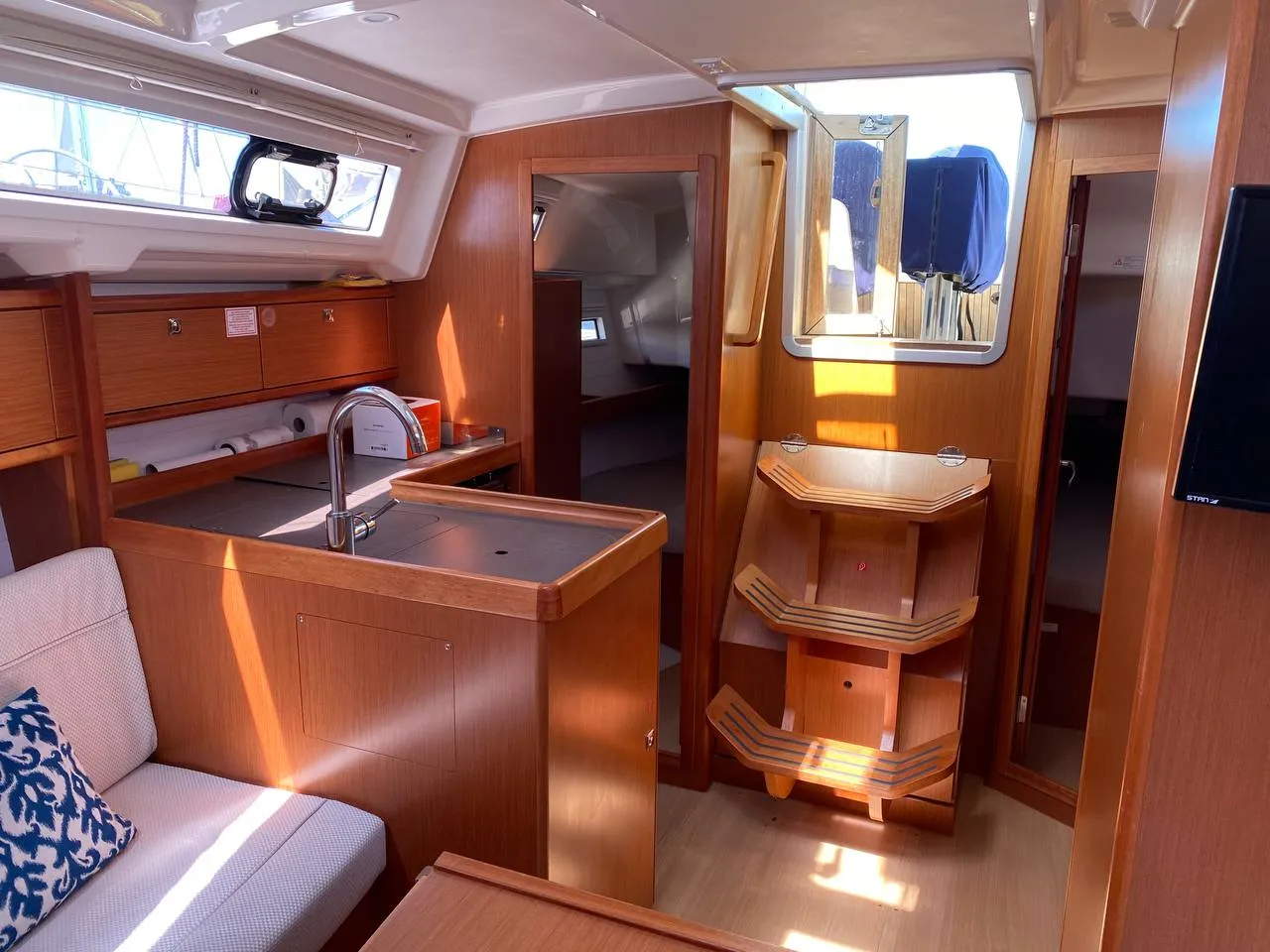 Bavaria 34 FIX — yacht photo 4