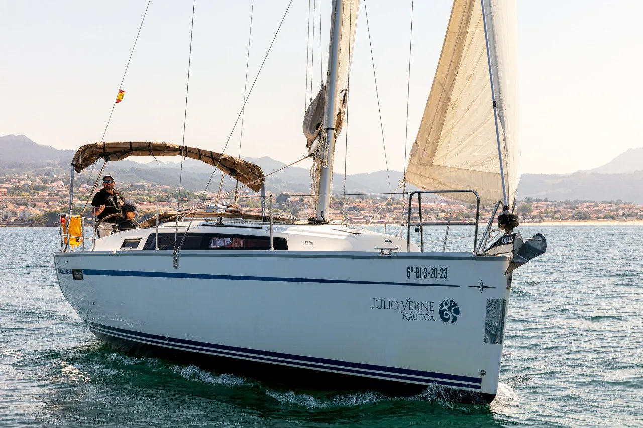 Bavaria 34 FIX — yacht photo 2