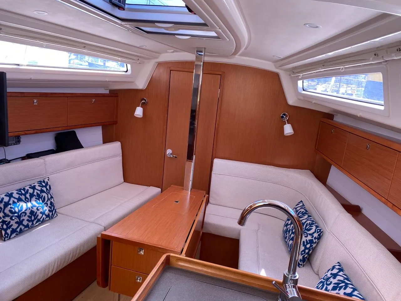 Bavaria 34 FIX — yacht photo 8