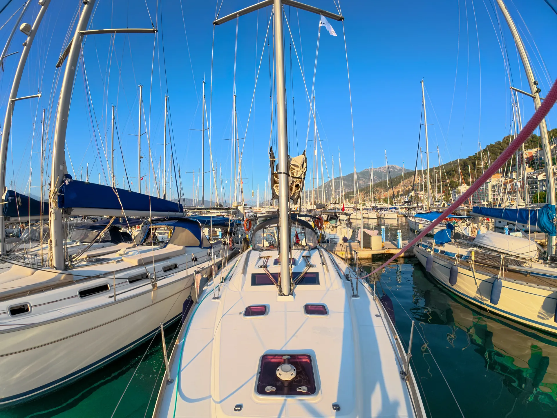 Oceanis 43 Wind Trail — фотография яхты 17