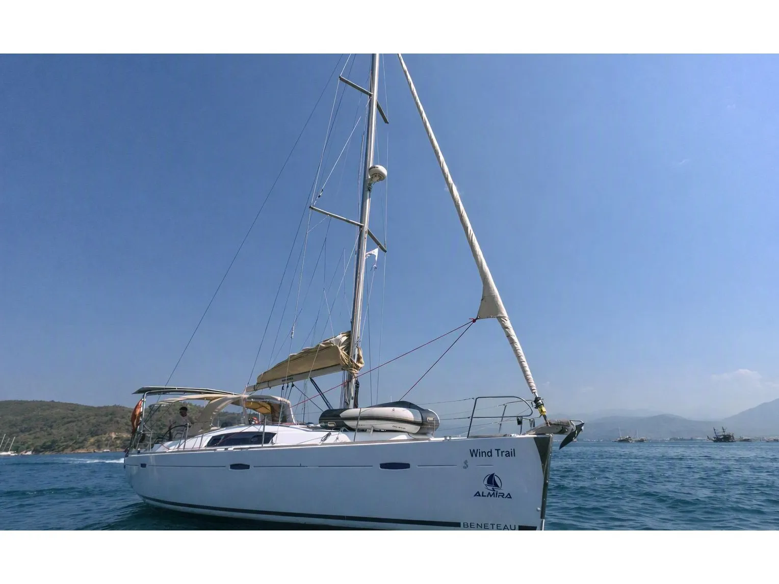 Oceanis 43 Wind Trail — фотография яхты 1