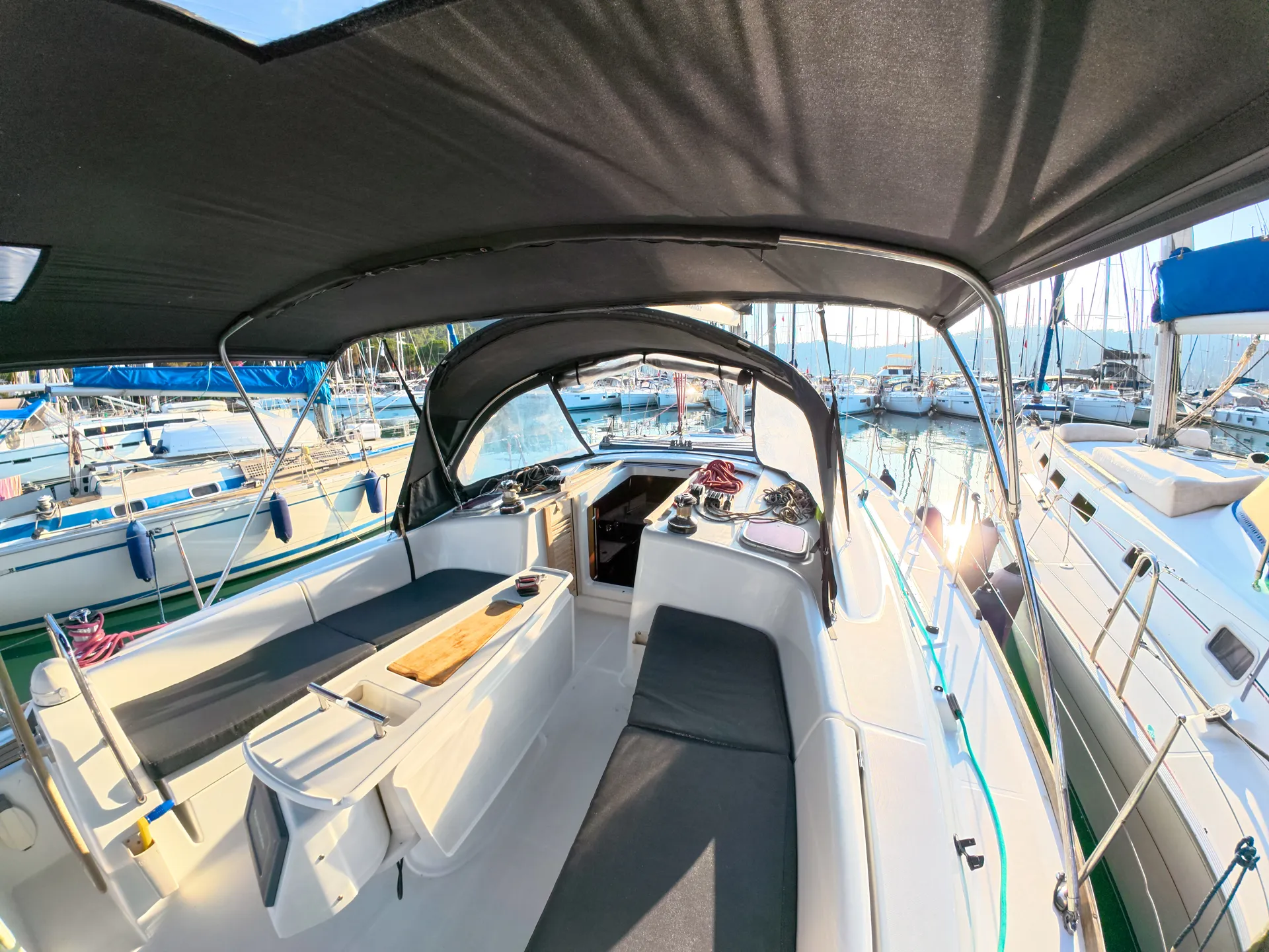 Oceanis 43 Wind Trail — фотография яхты 15