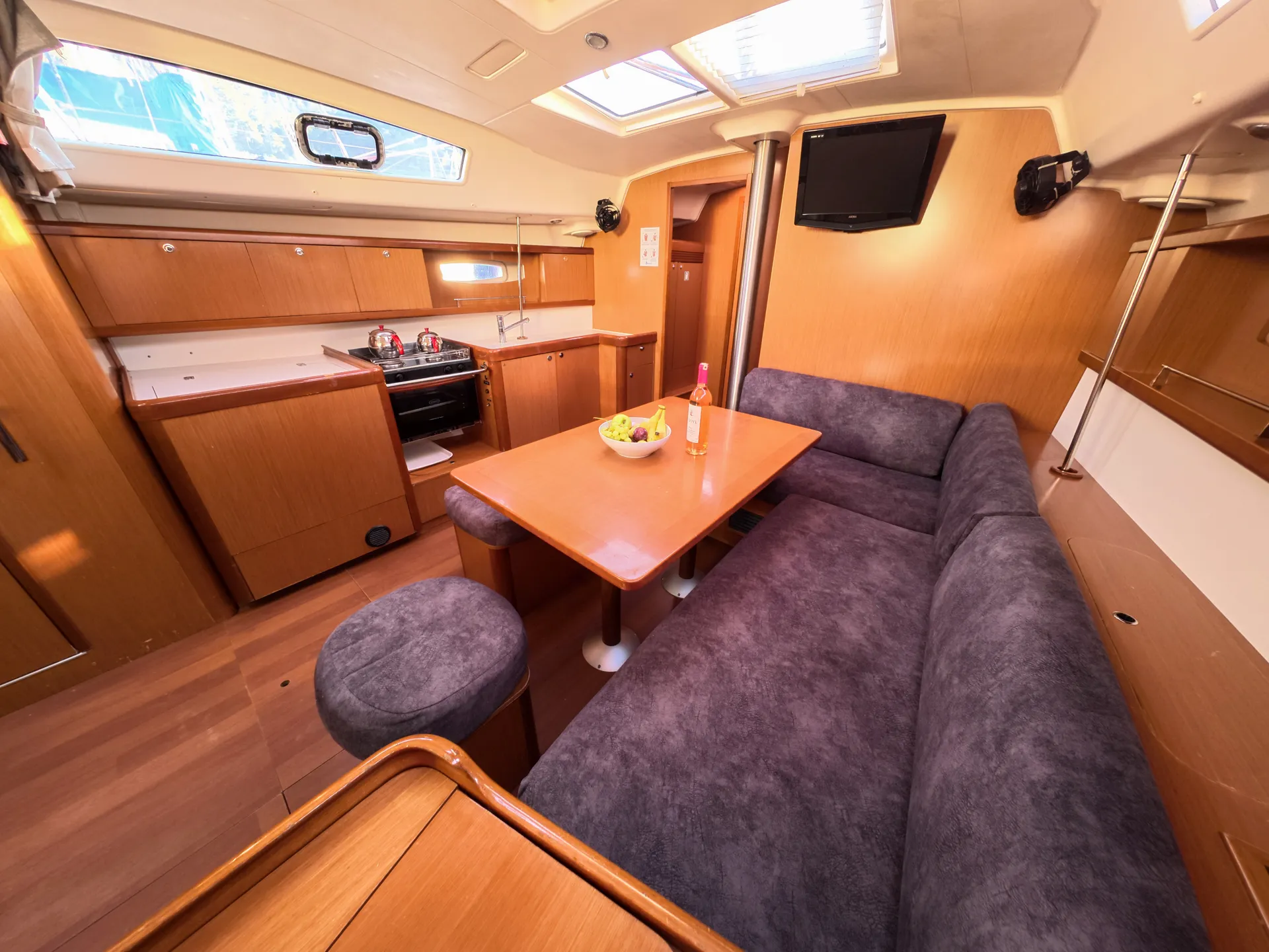 Oceanis 43 Wind Trail — фотография яхты 16