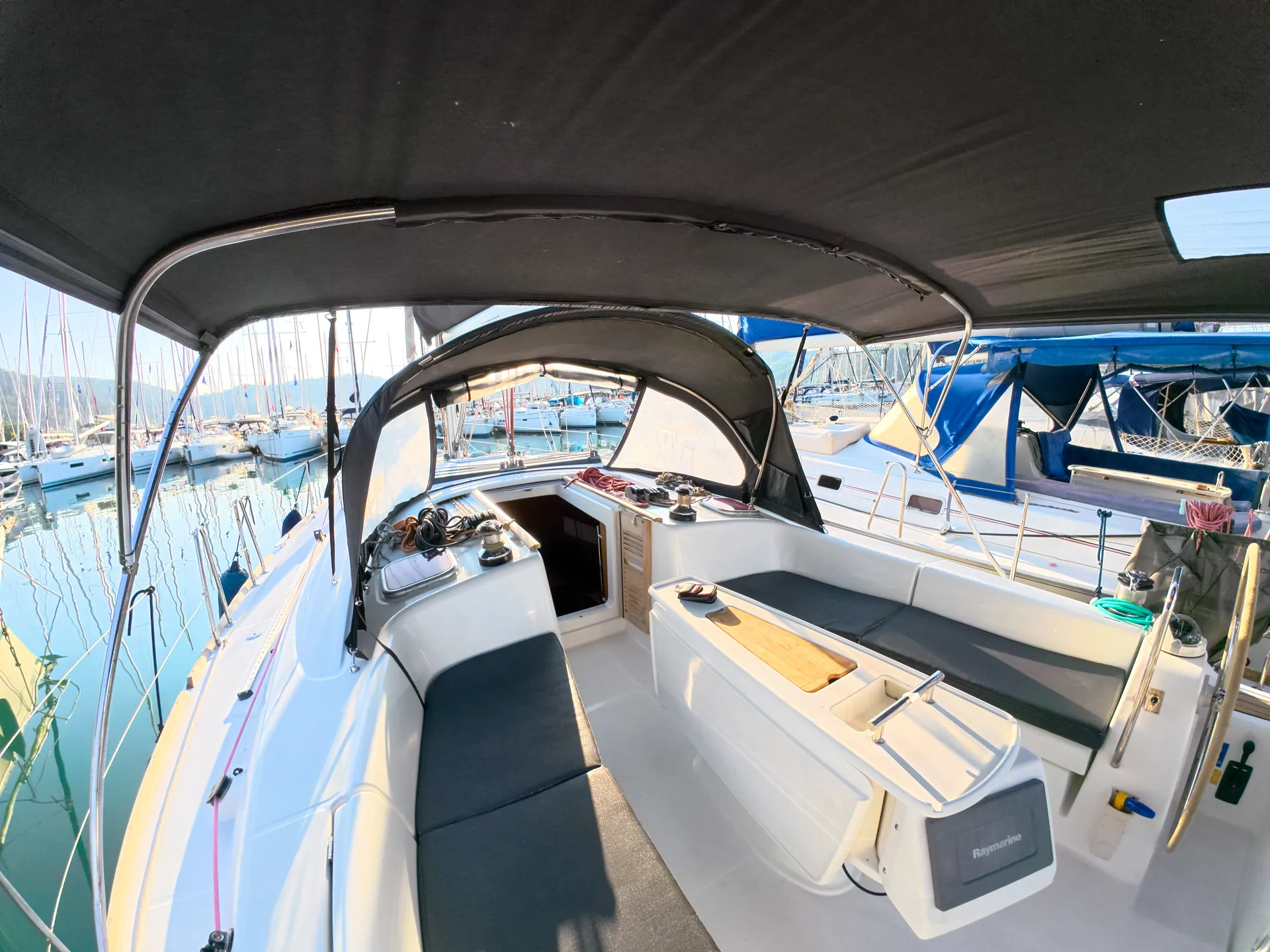 Oceanis 43 Wind Trail — фотография яхты 7