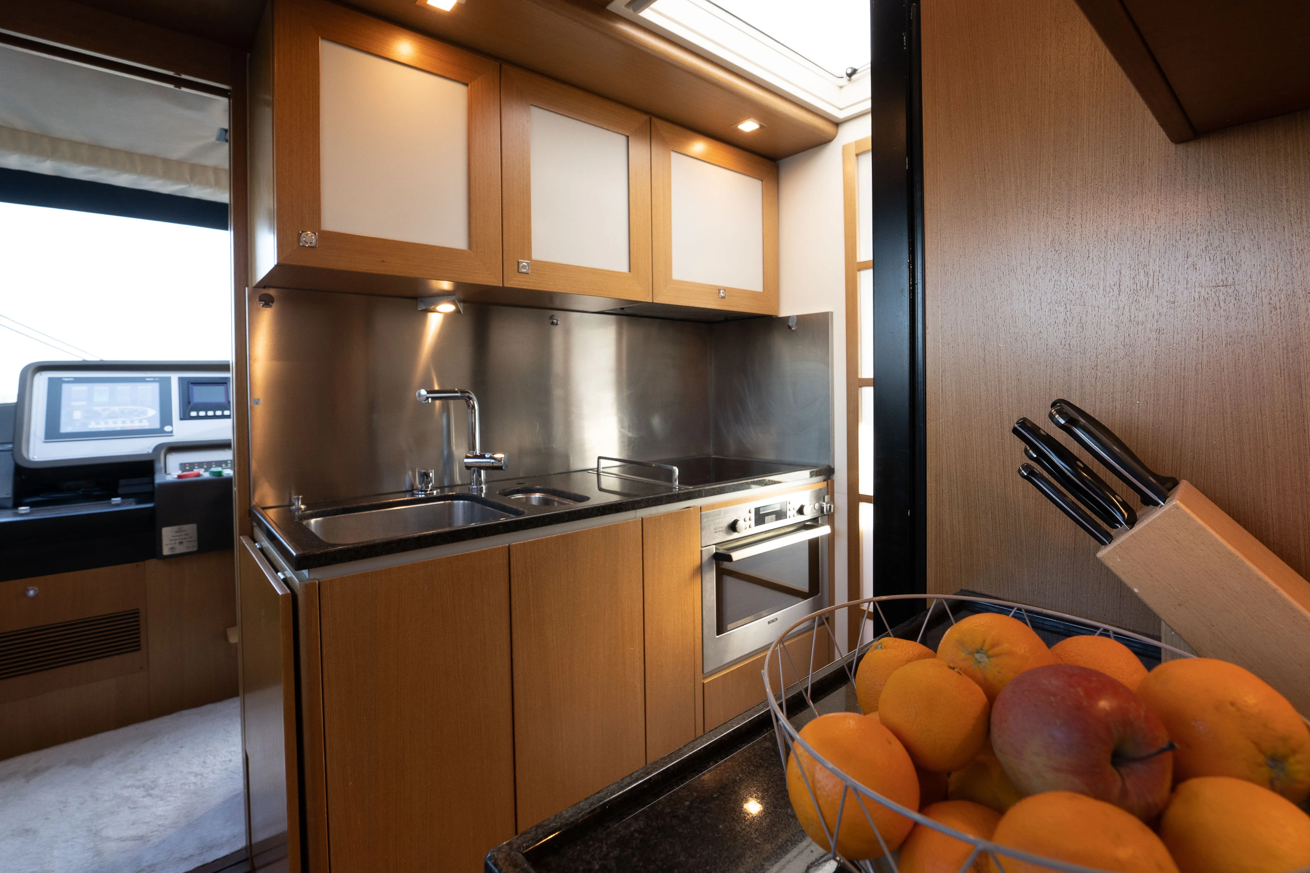 Ferretti 780 Nineteen — yacht photo 9