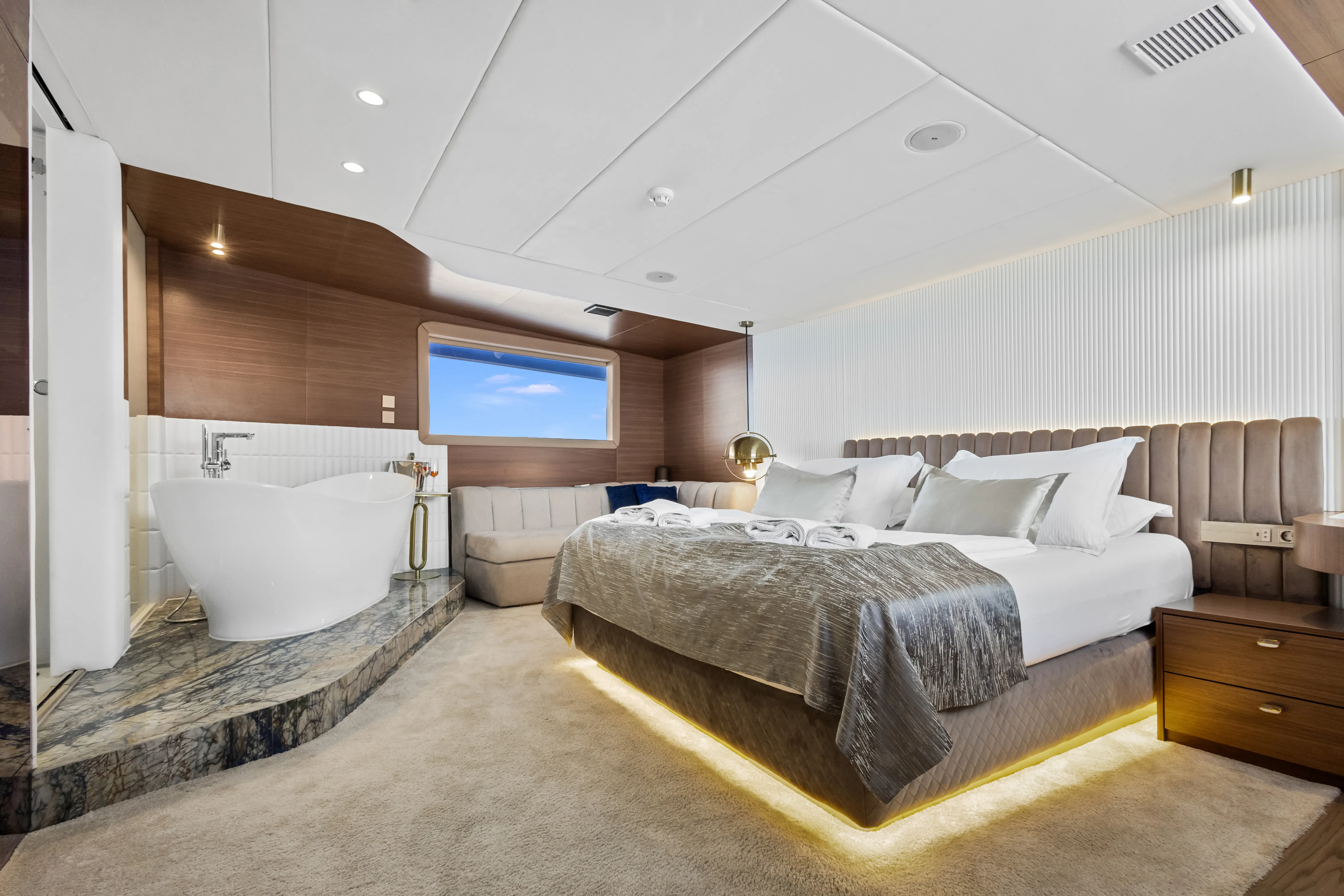 Motoryacht Bella — yacht photo 16