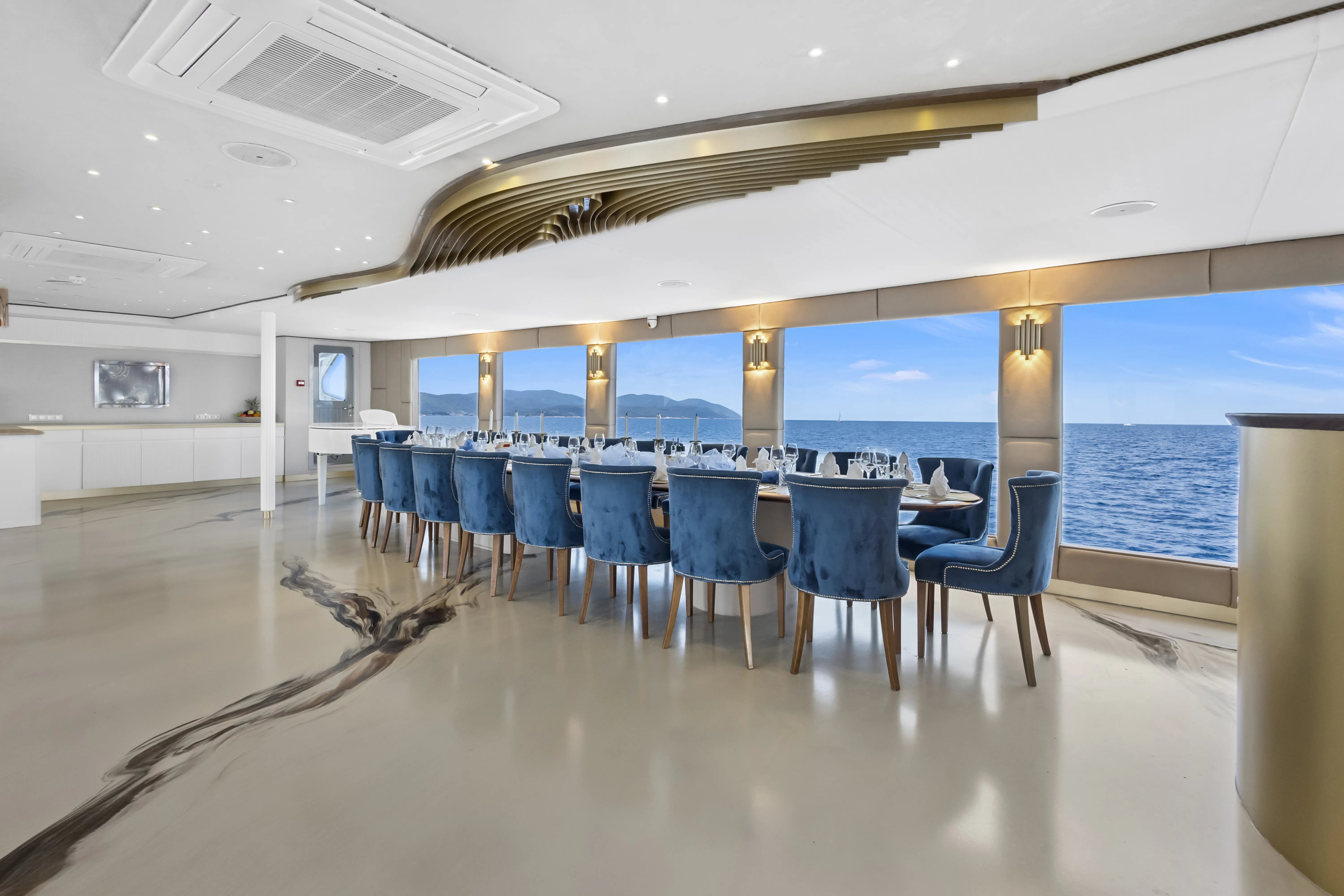 Motoryacht Bella — yacht photo 30
