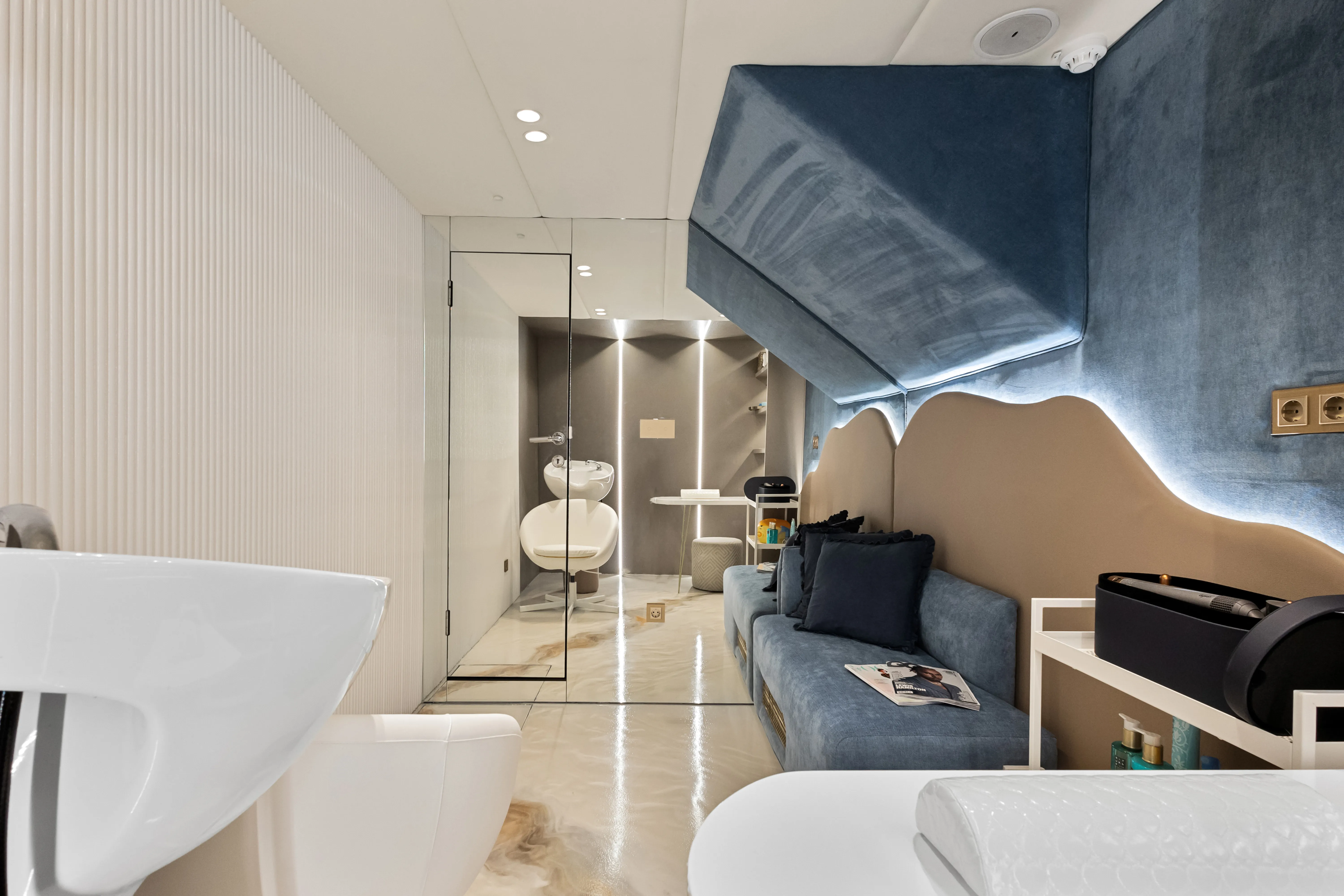 Motoryacht Bella — yacht photo 37