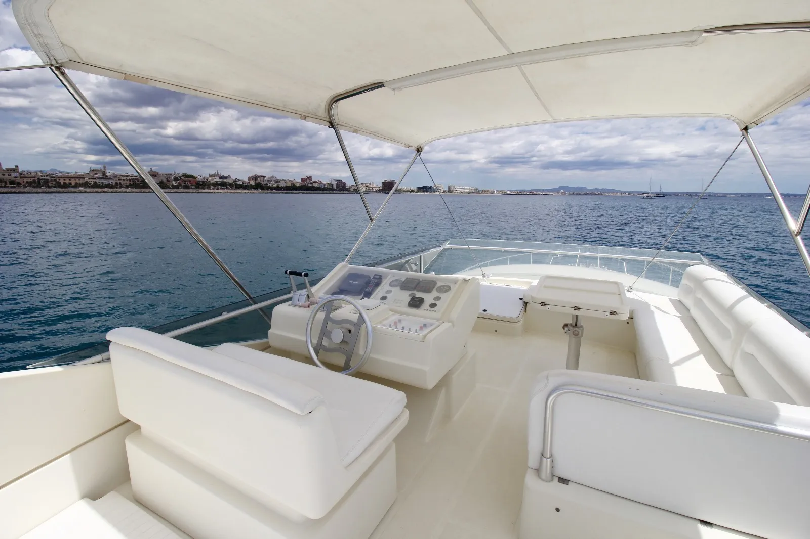 Ferretti 175 FLY Tres Sirenas — yacht photo 11
