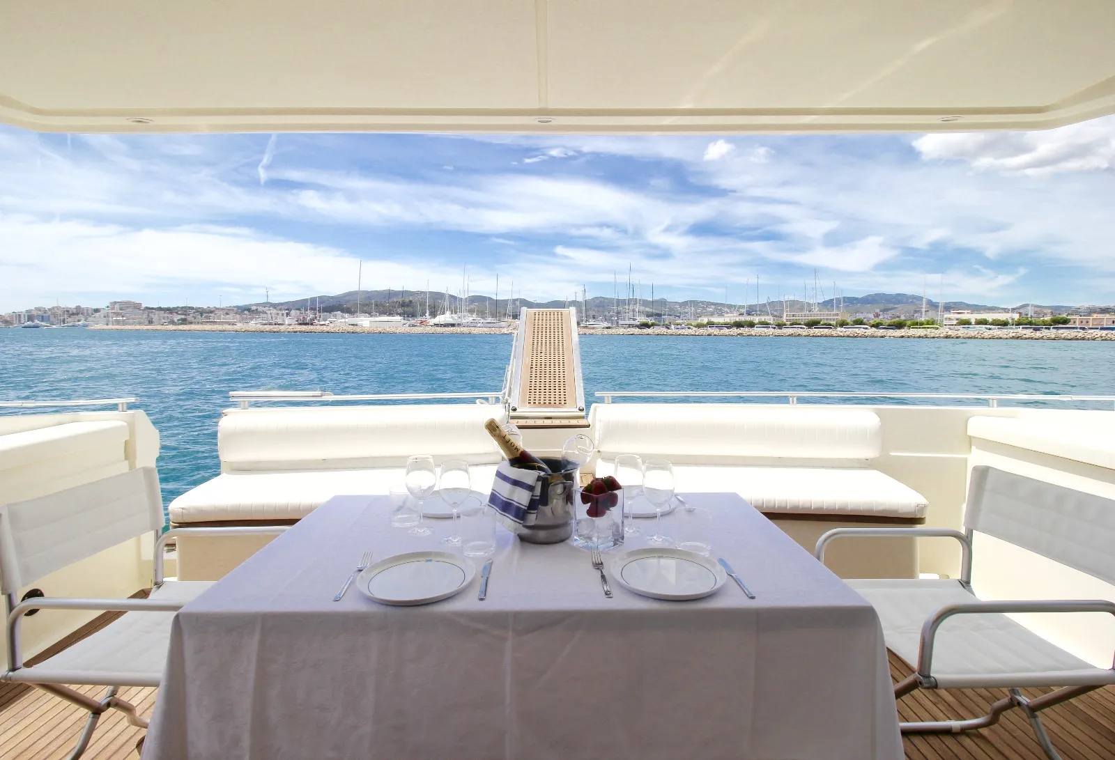 Ferretti 175 FLY Tres Sirenas — yacht photo 35