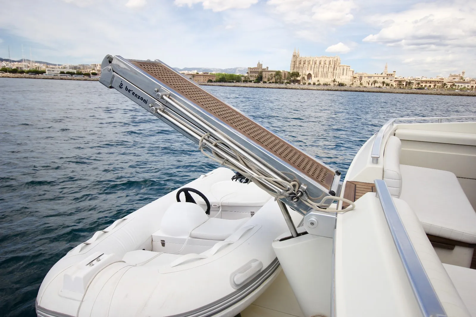 Ferretti 175 FLY Tres Sirenas — yacht photo 19