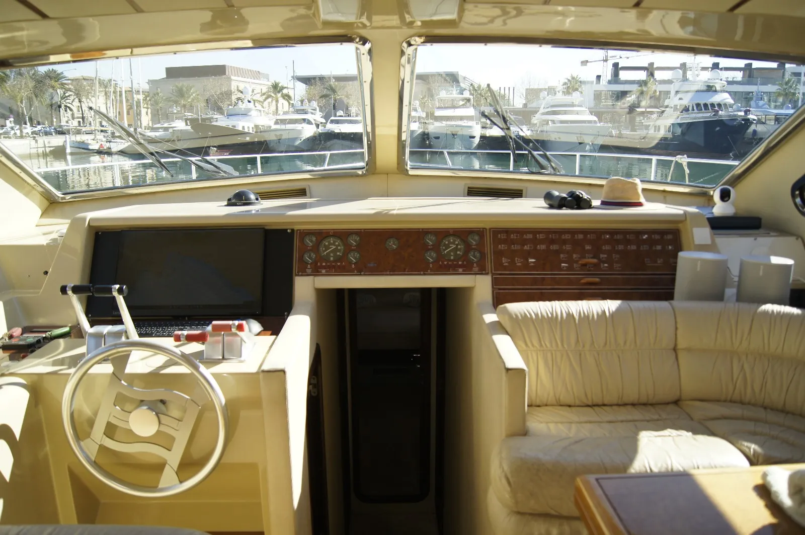 Ferretti 175 FLY Tres Sirenas — yacht photo 12