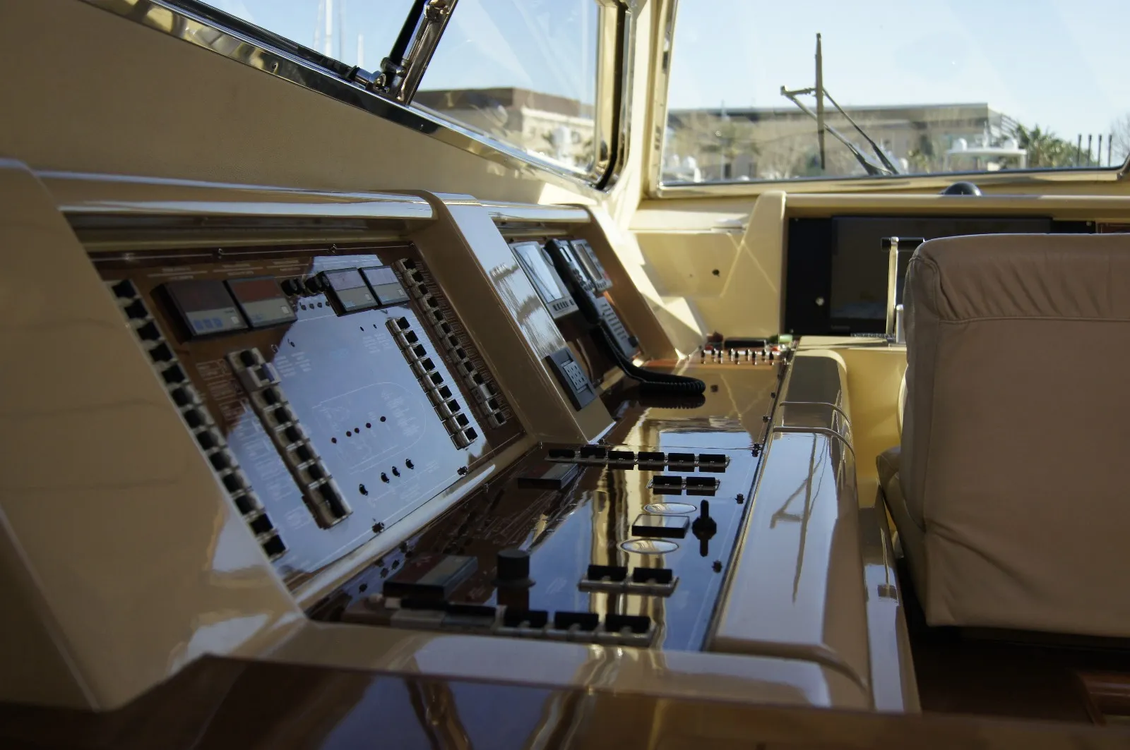 Ferretti 175 FLY Tres Sirenas — yacht photo 4