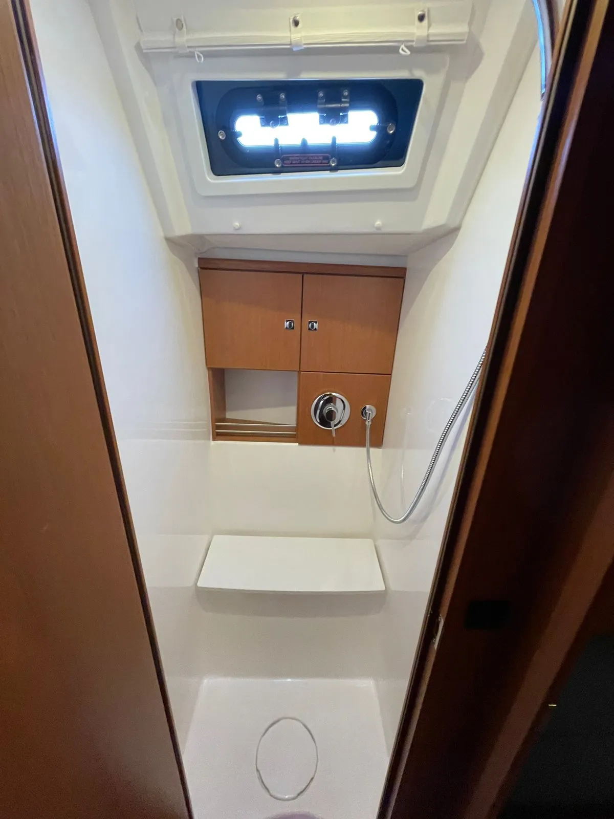 Bavaria Cruiser 46 — фотография яхты 5