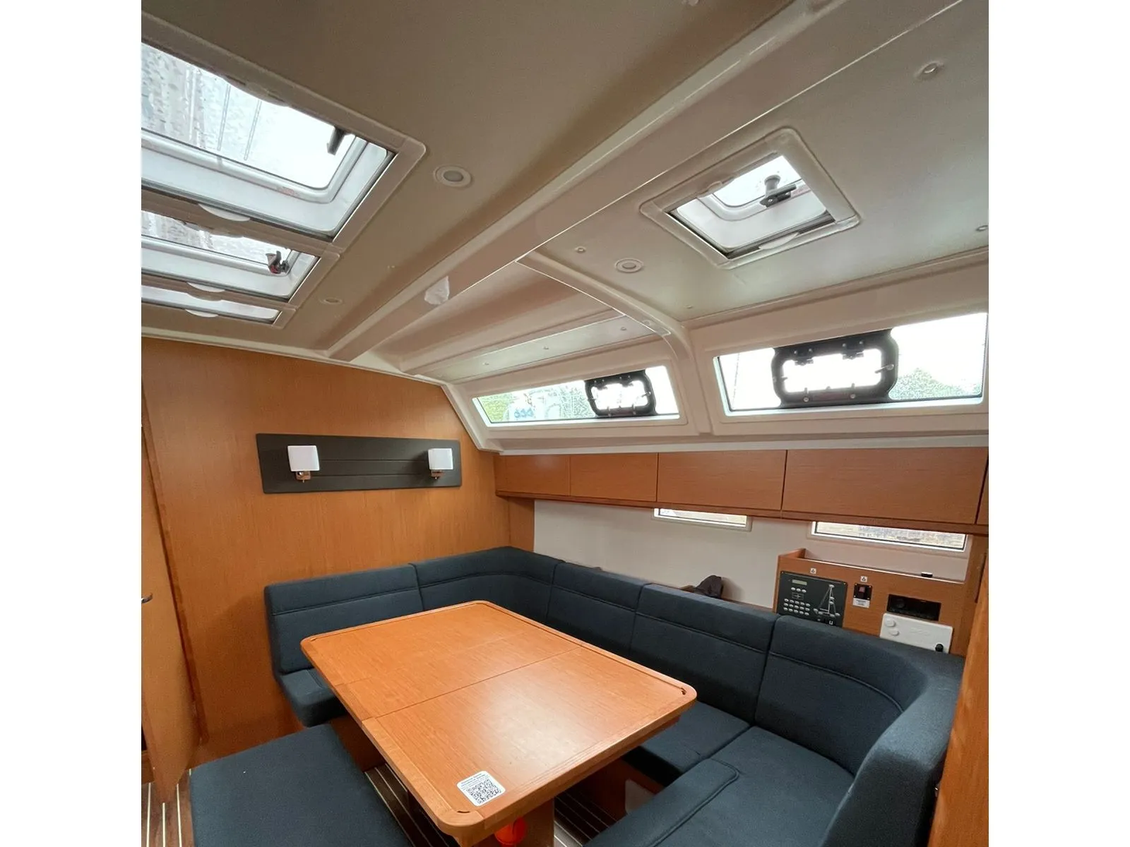 Bavaria Cruiser 46 — фотография яхты 6