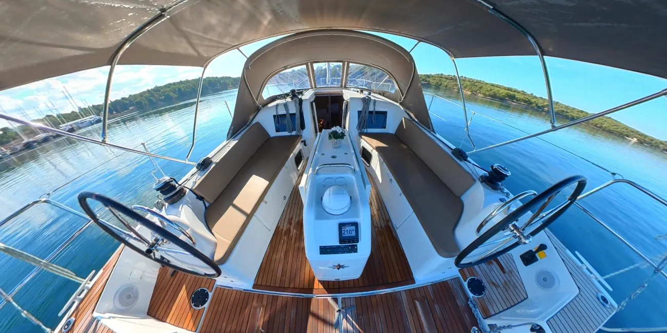 Sun Odyssey 410 MILLA — jahtikuva 2