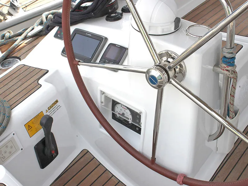 Jeanneau 53 Zeus — yacht photo 18