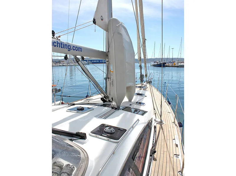 Jeanneau 53 Zeus — yacht photo 9