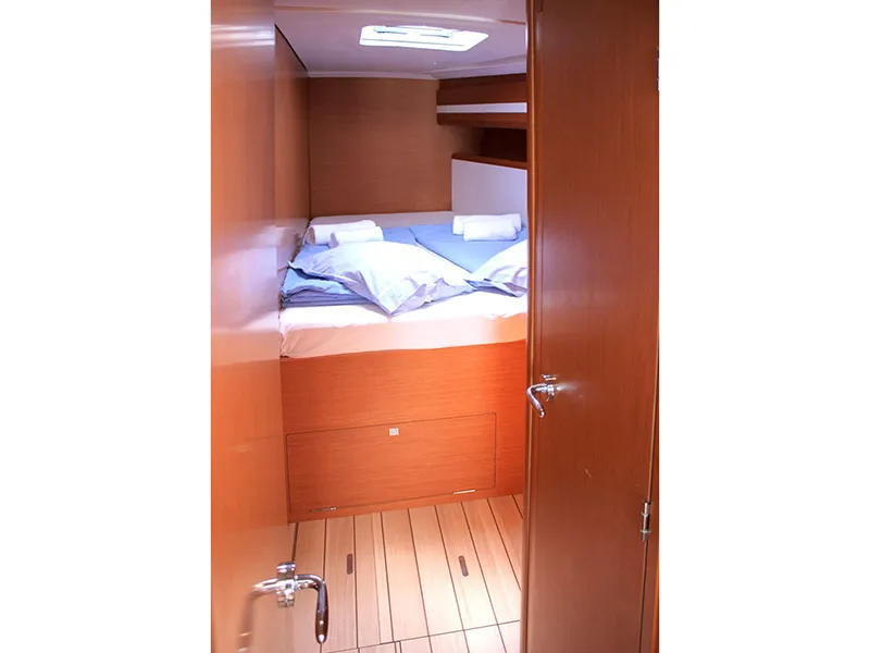 Jeanneau 53 Zeus — yacht photo 17