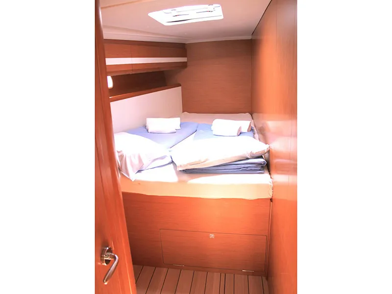 Jeanneau 53 Zeus — yacht photo 8
