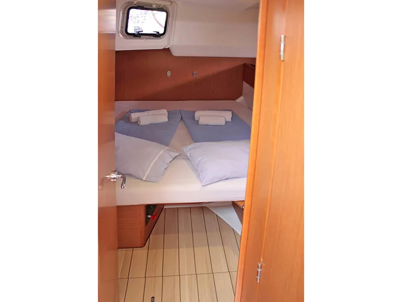 Jeanneau 53 Zeus — yacht photo 7
