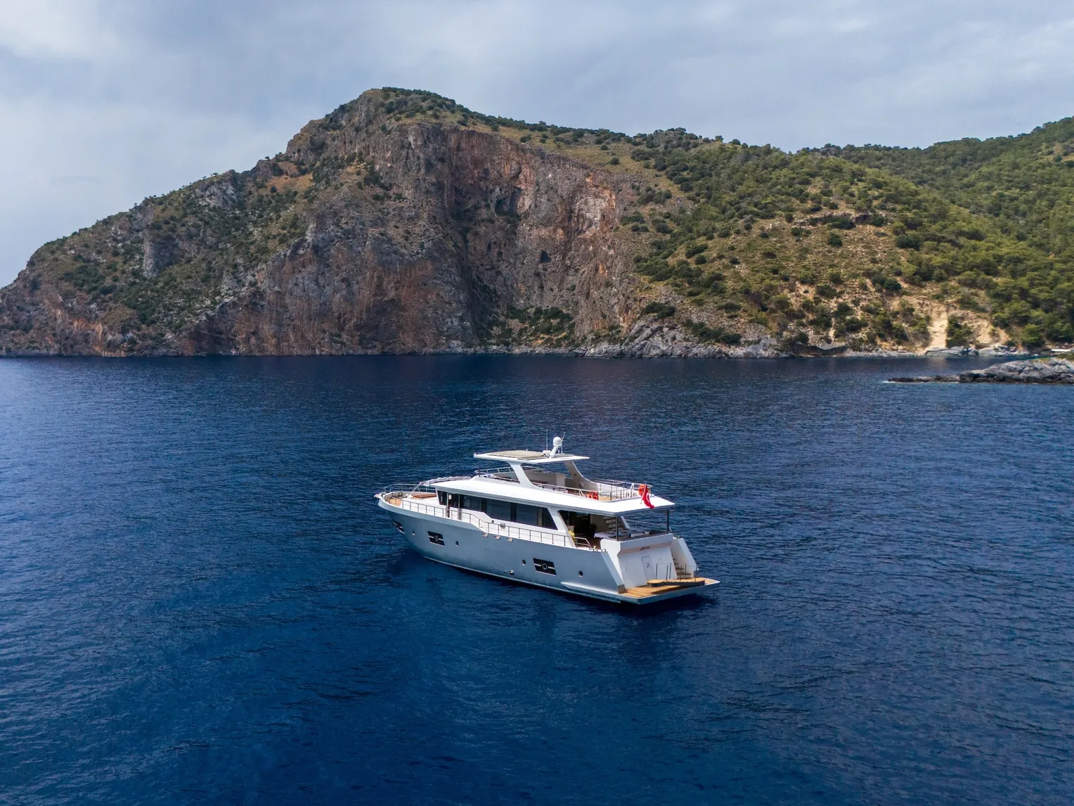 Custom built 183 Lavin — yacht photo 11