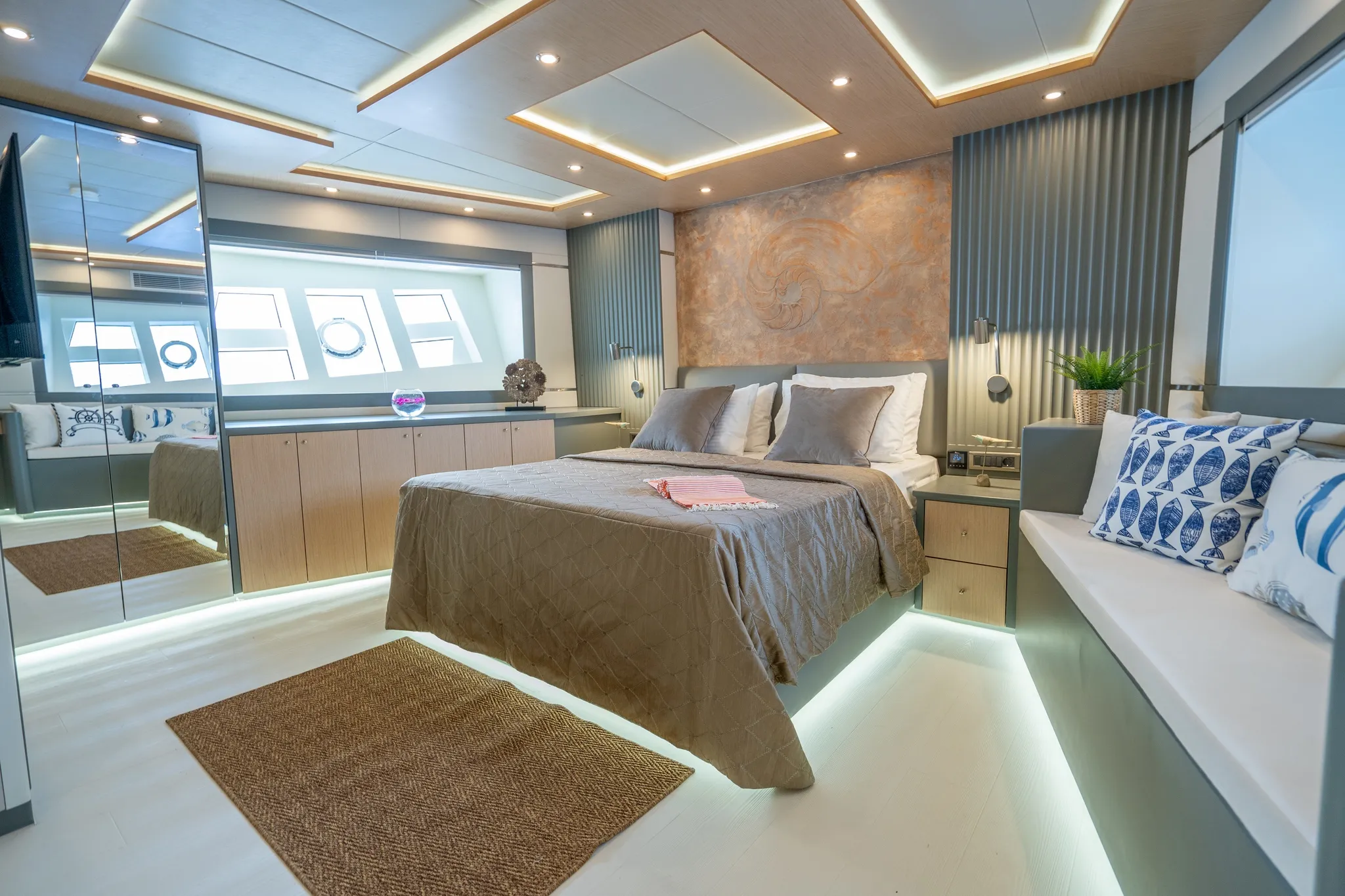 Custom built 183 Lavin — yacht photo 19