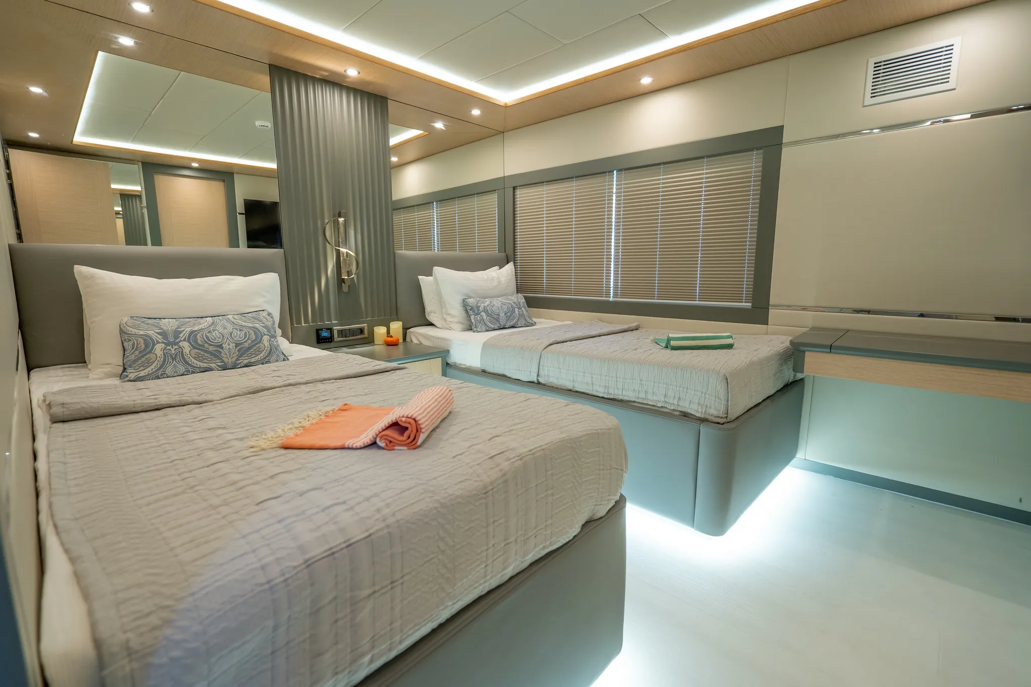 Custom built 183 Lavin — yacht photo 9