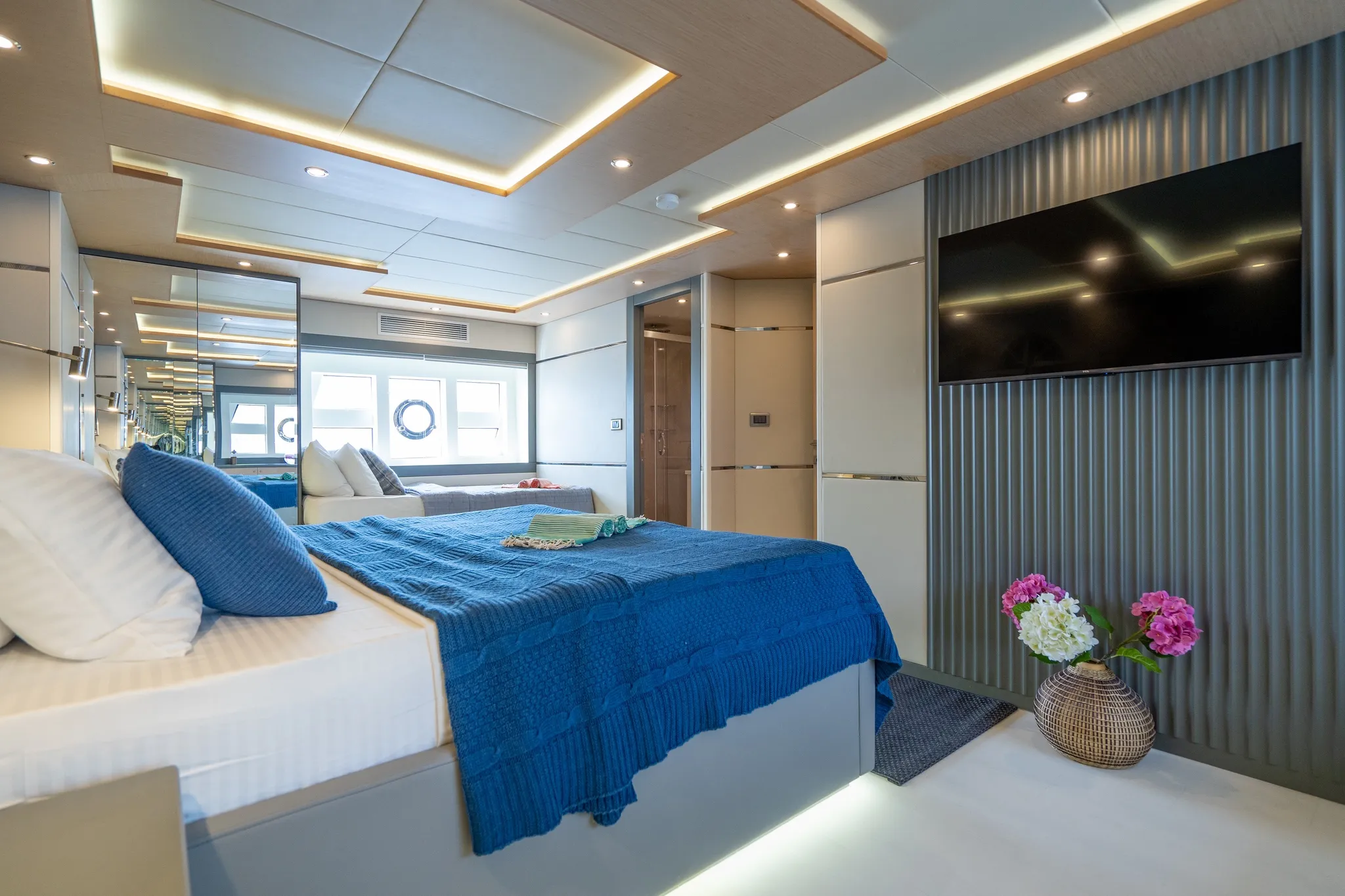 Custom built 183 Lavin — yacht photo 35