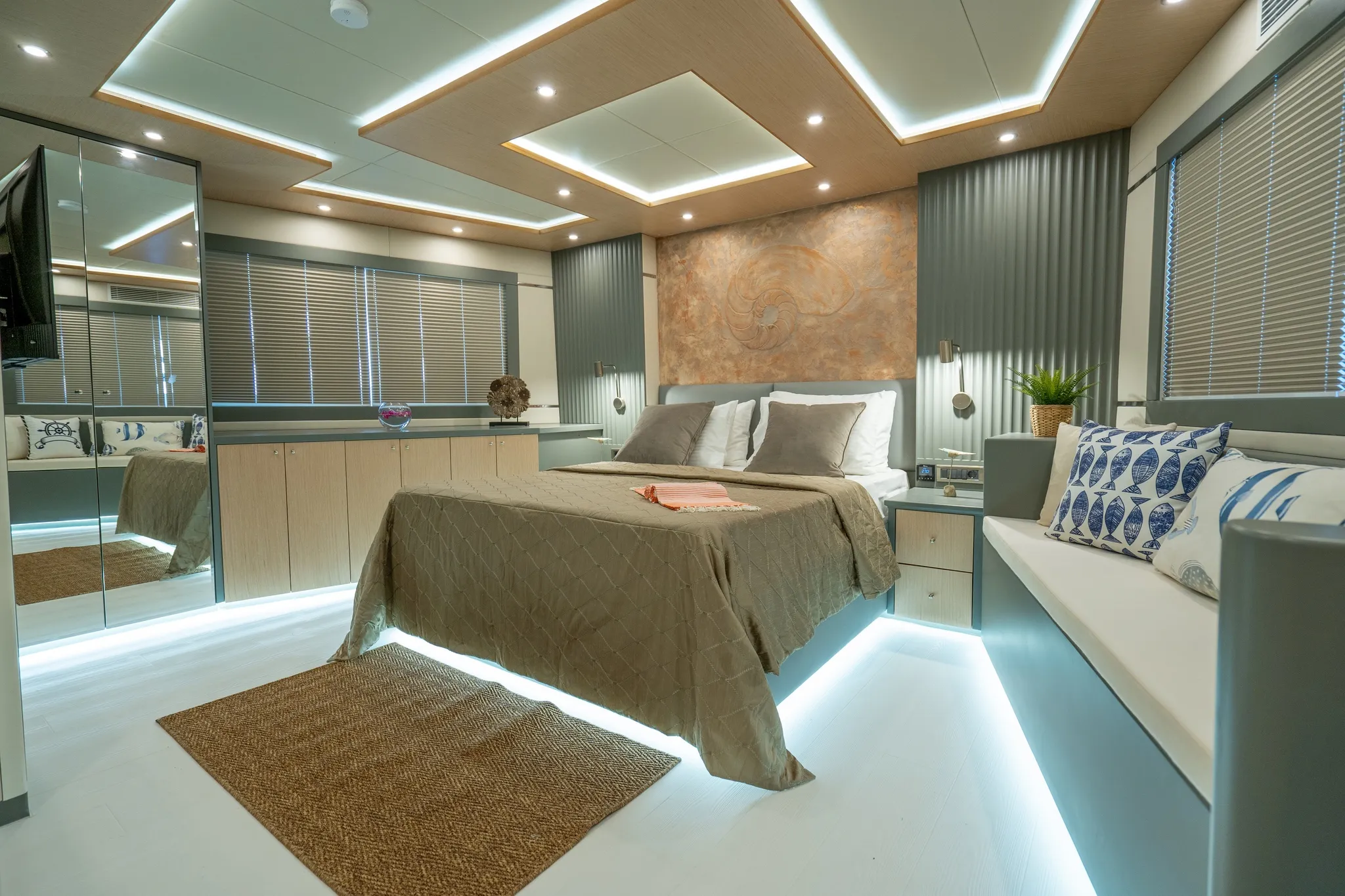 Custom built 183 Lavin — yacht photo 17