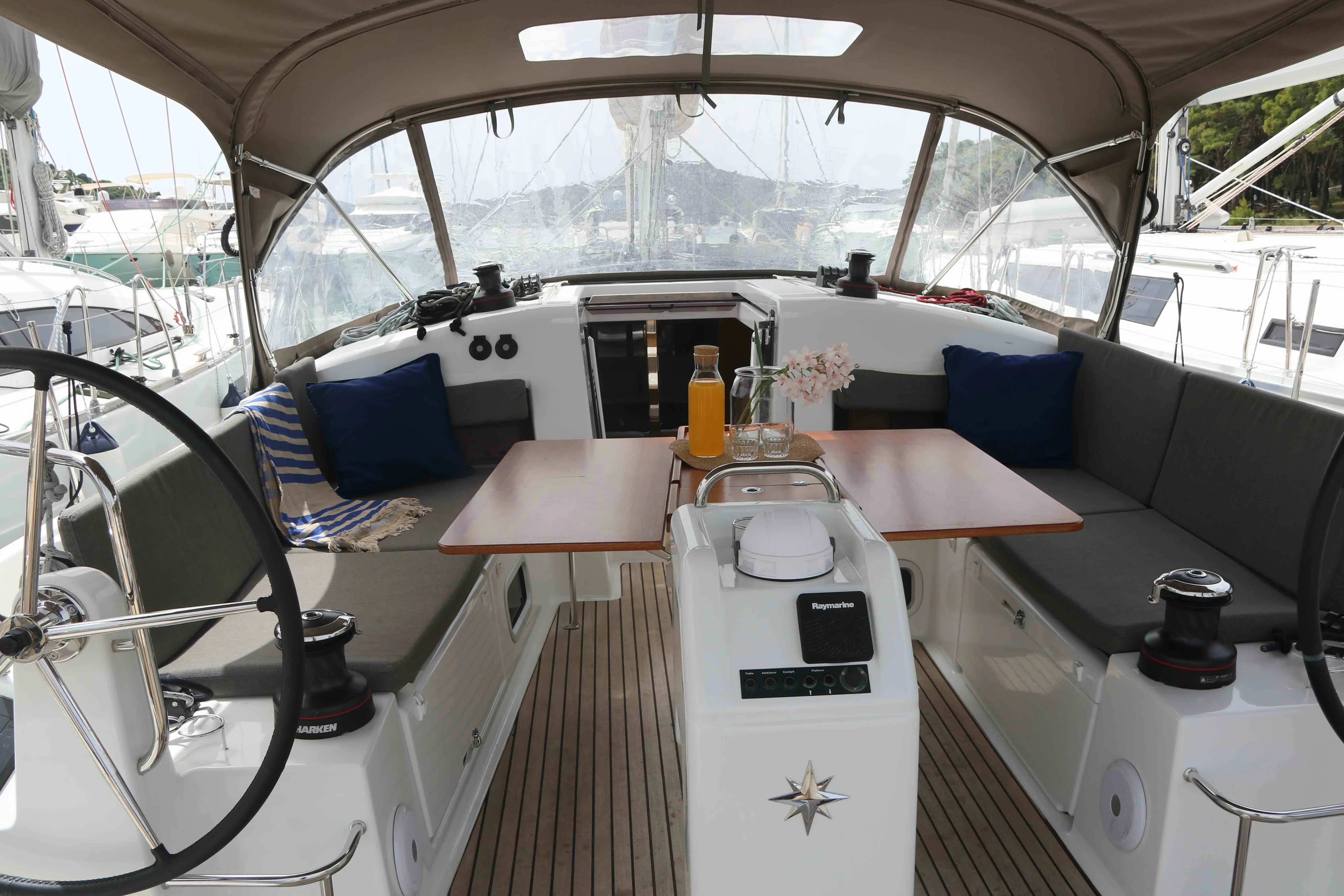 Sun Odyssey 440 BOHEMIAN RHAPSODY — фотография яхты 15
