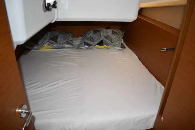 Sun Odyssey 440 PROUD MARY — фотография яхты 12