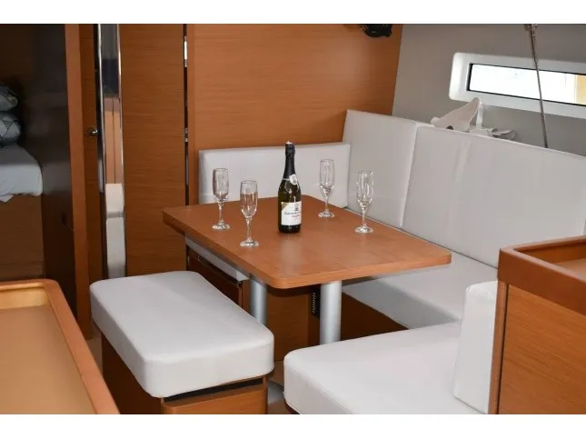 Sun Odyssey 440 PROUD MARY — фотография яхты 9