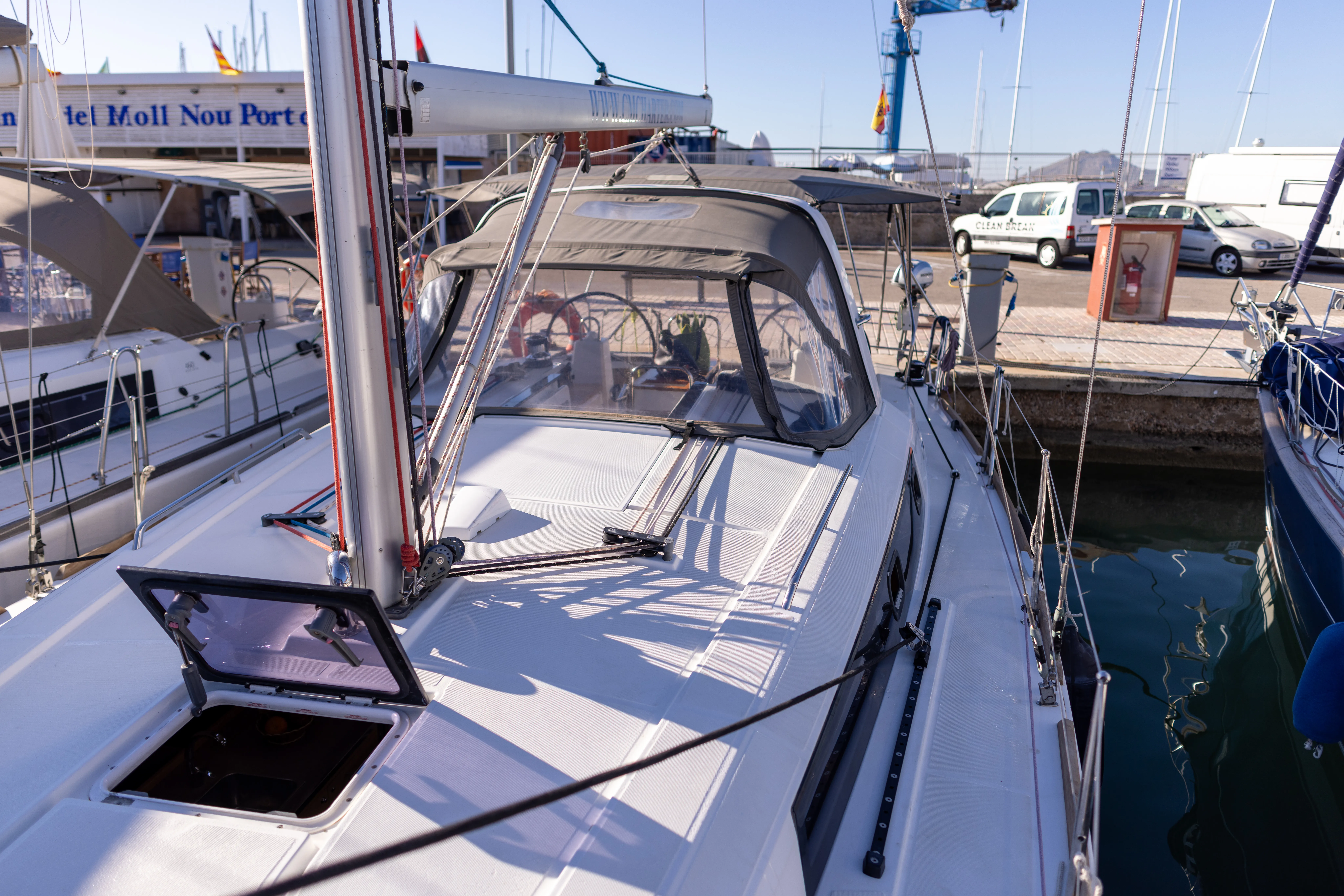 Oceanis 38 MOIN — yacht photo 11