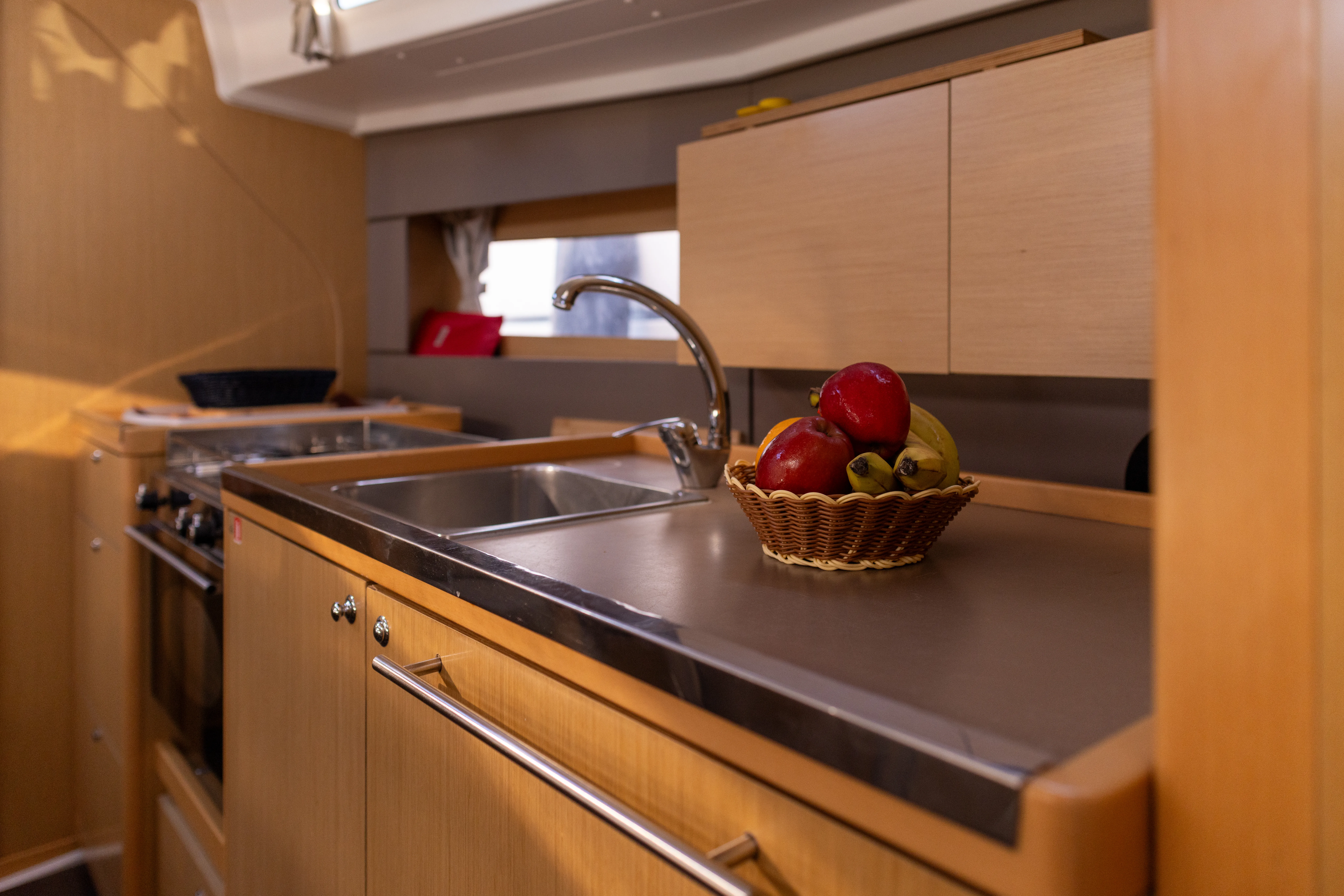 Oceanis 38 MOIN — yacht photo 4