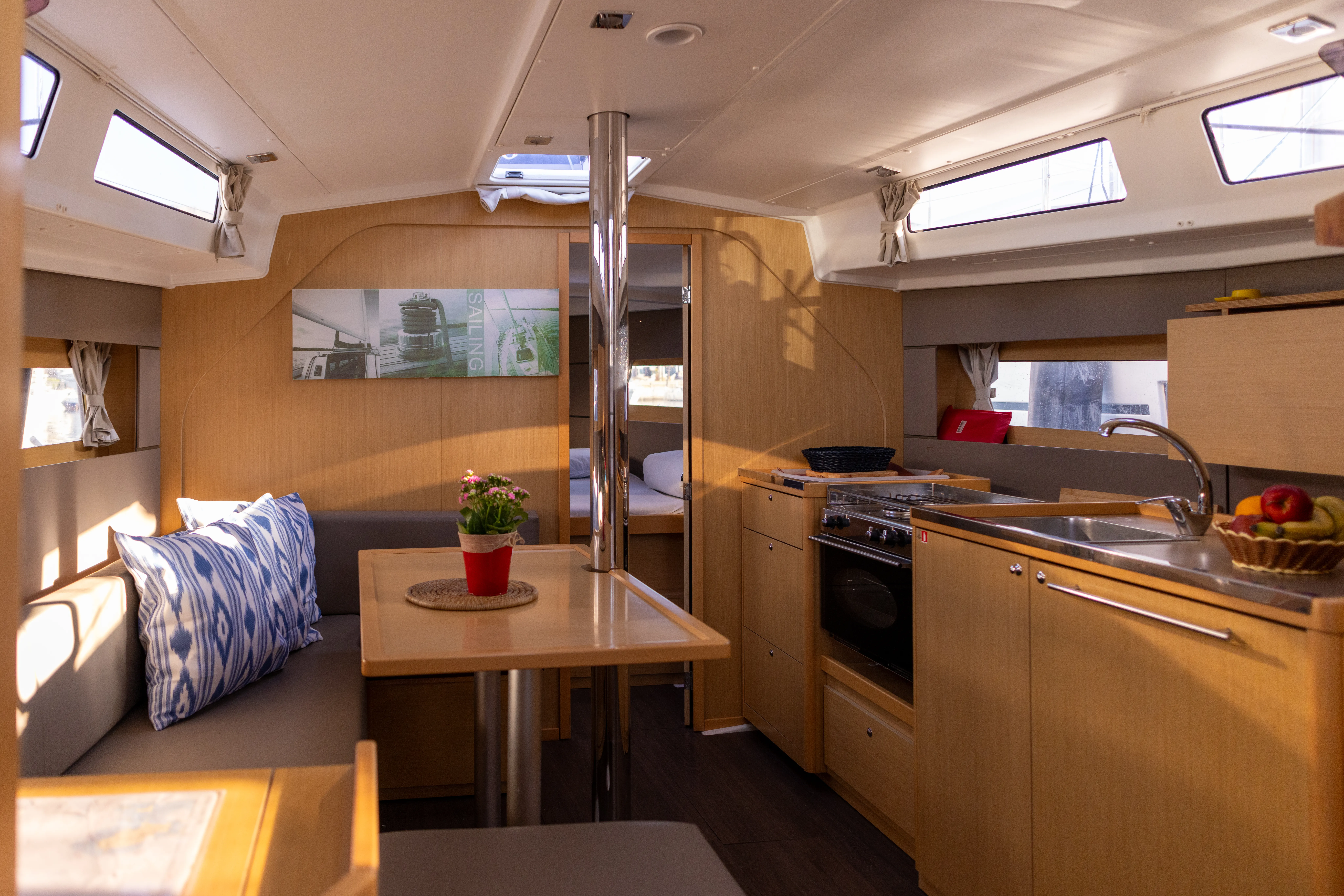 Oceanis 38 MOIN — yacht photo 23