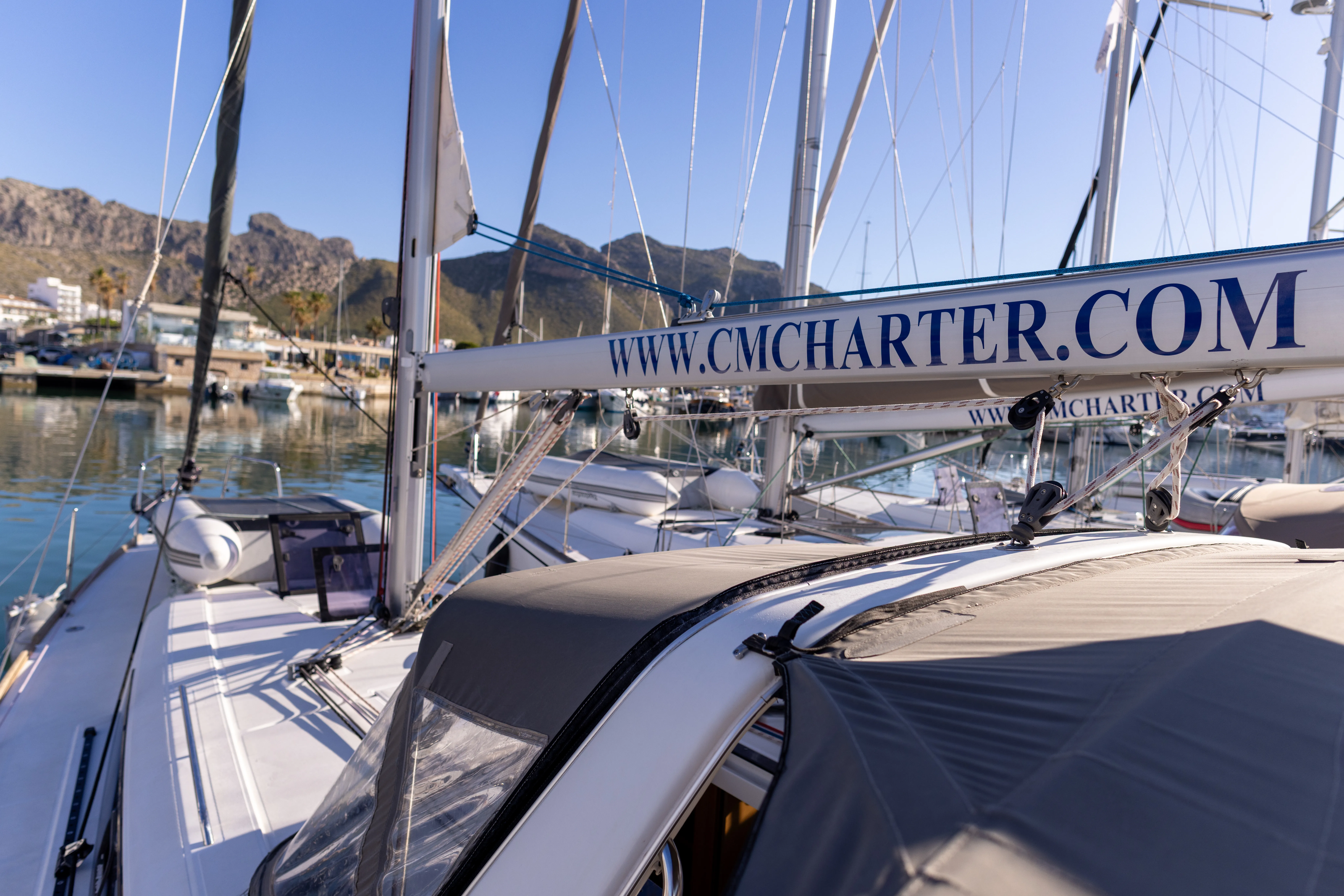 Oceanis 38 MOIN — yacht photo 9