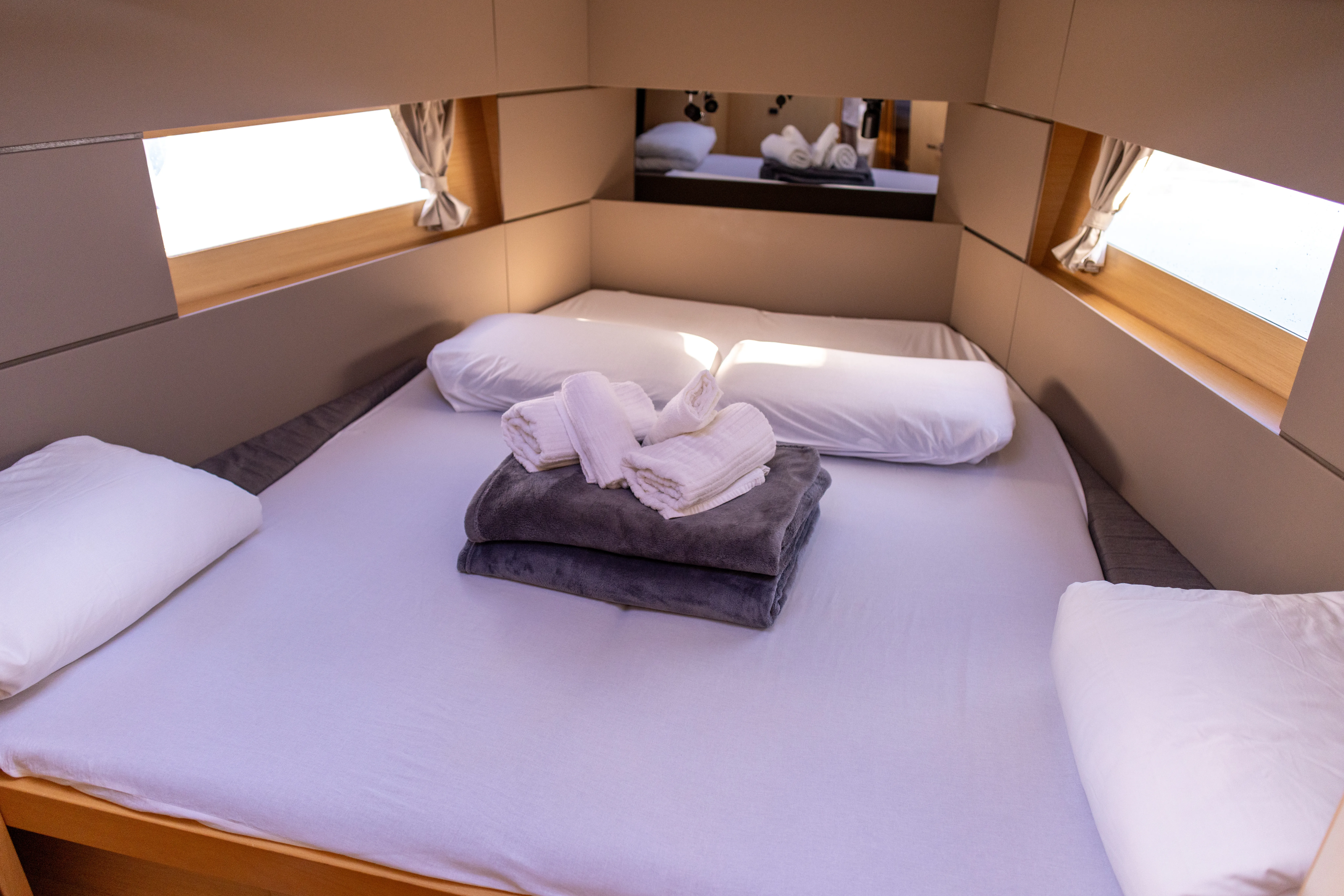 Oceanis 38 MOIN — yacht photo 3