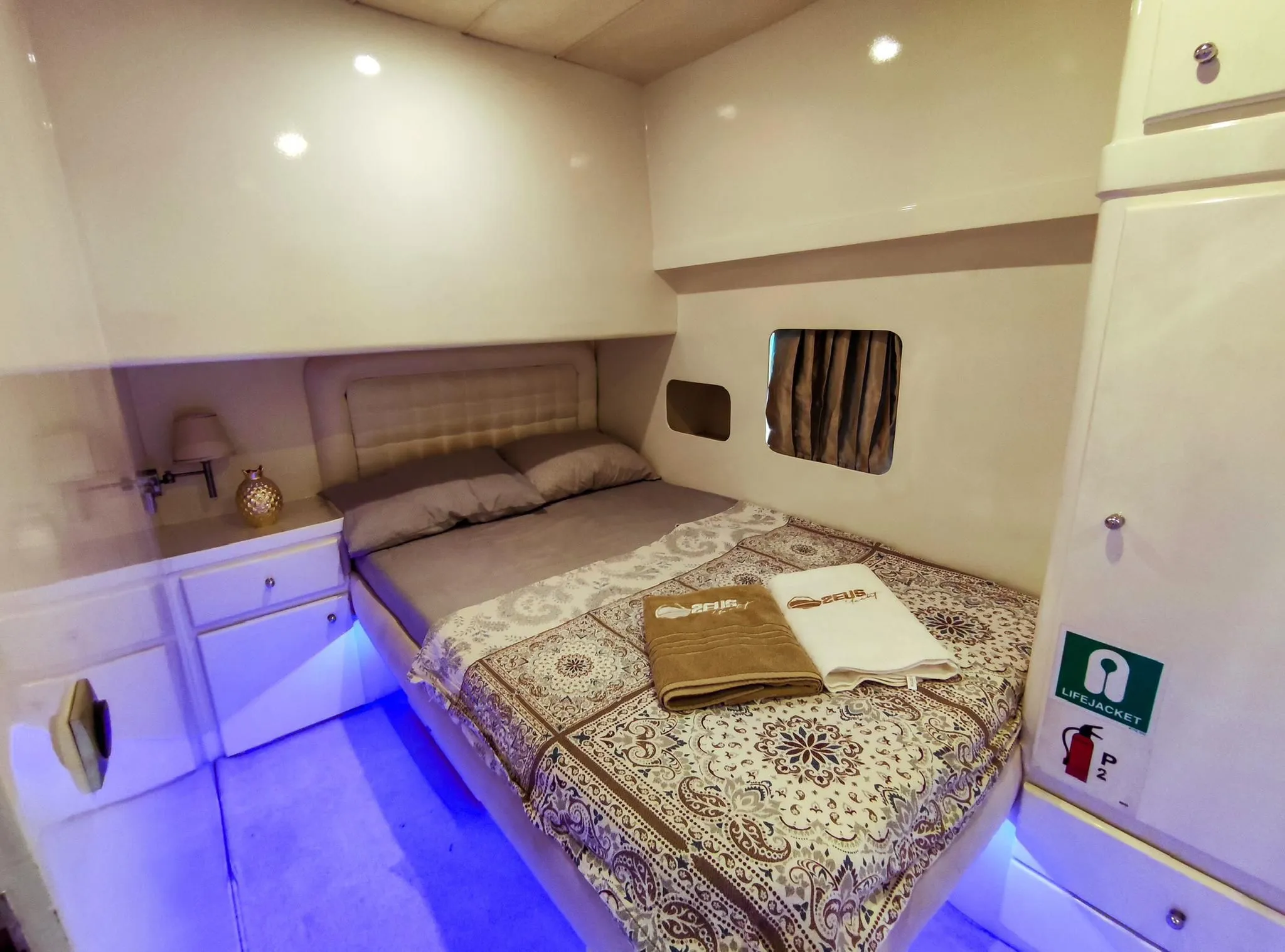 Custom built 183 ZEUS — yacht photo 8