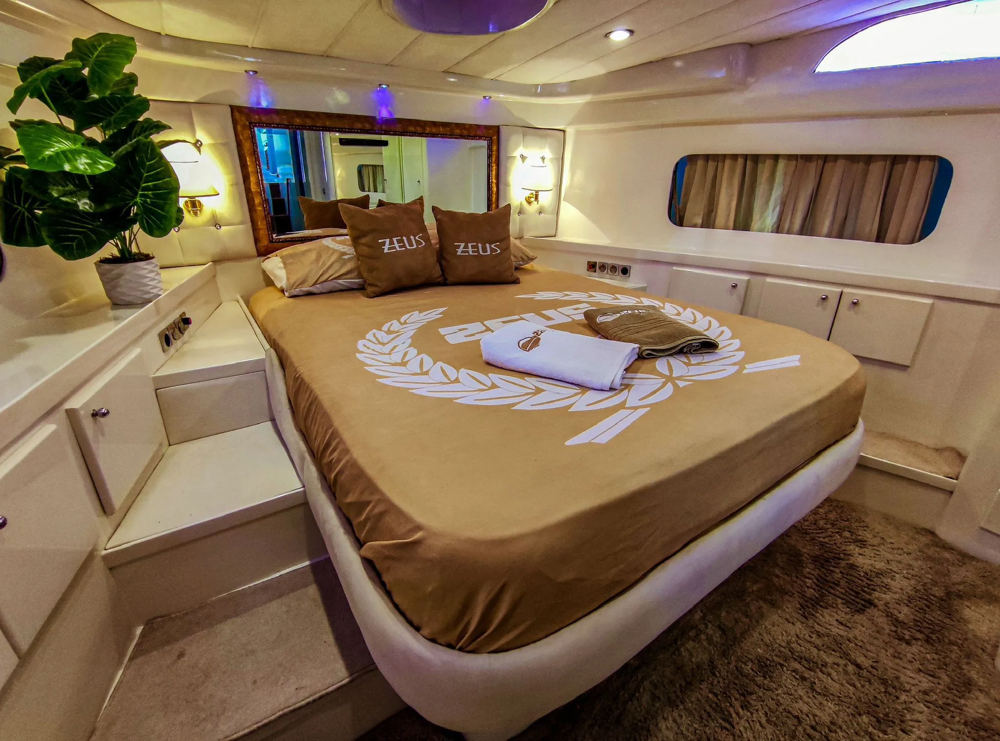 Custom built 183 ZEUS — yacht photo 7