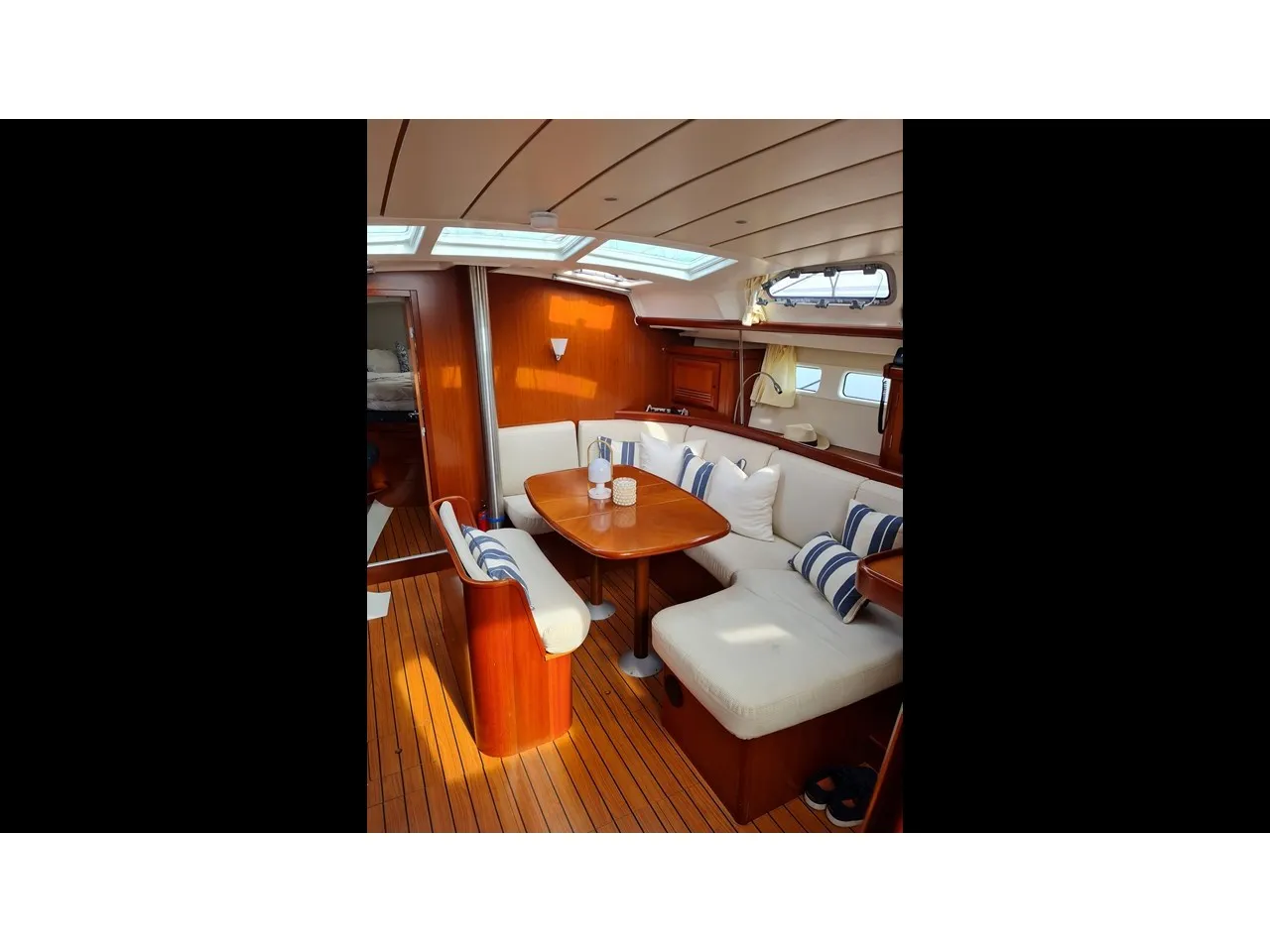 Oceanis 423 Premium — снимка на яхтата 2