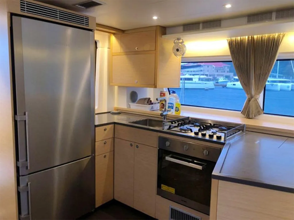 Lagoon 52 Queen of Hearts (A/C - Generator - Refit 2022) — фотография яхты 5