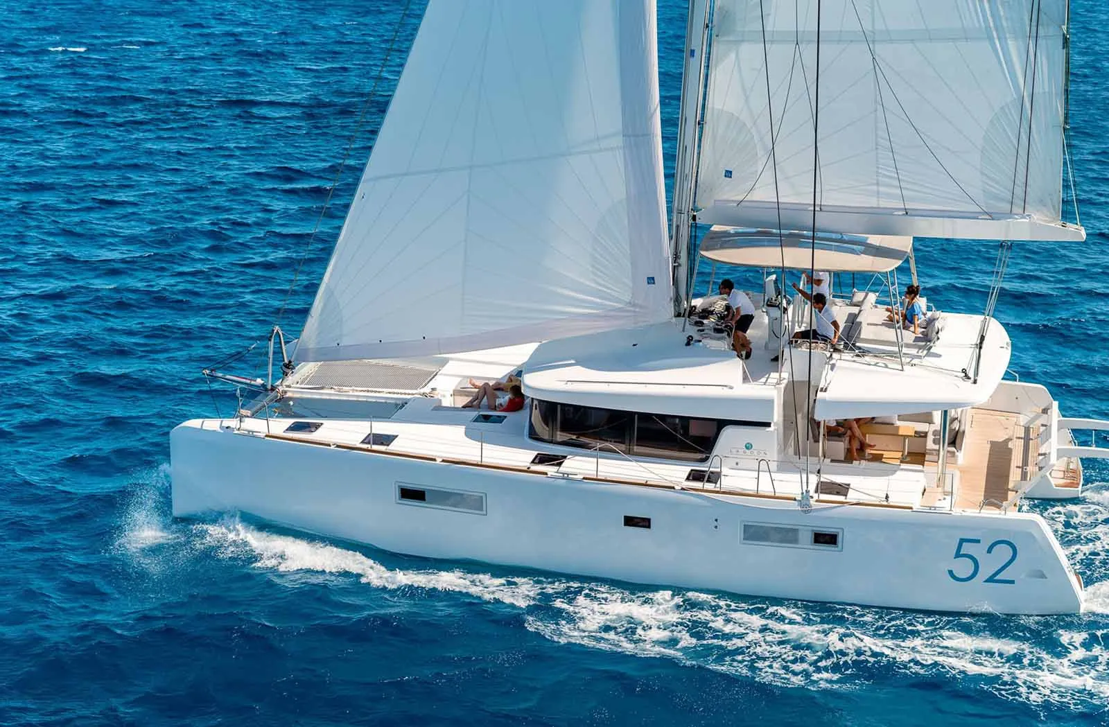 Lagoon 52 Queen of Hearts (A/C - Generator - Refit 2022) — фотография яхты 13