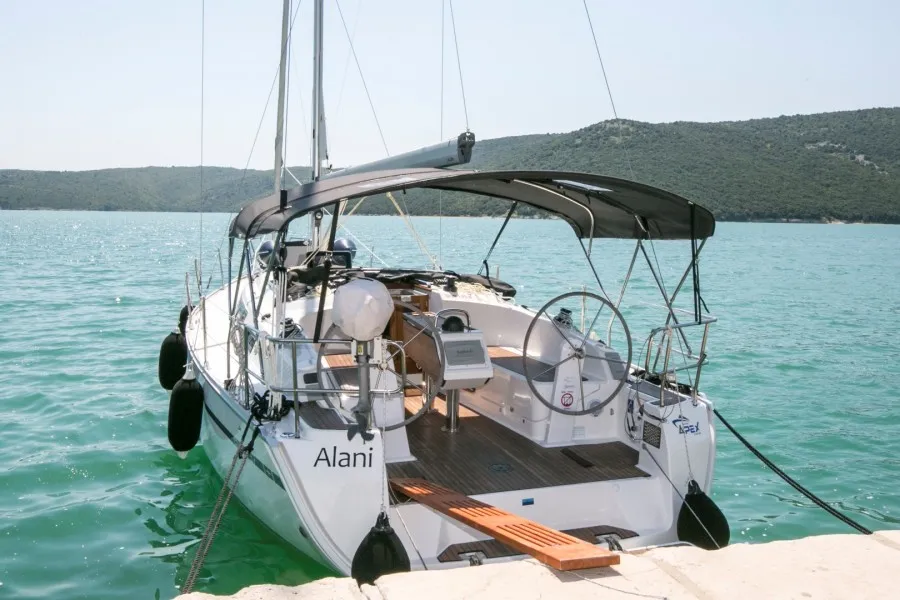 Bavaria Cruiser 37 ALANI — фотография яхты 17