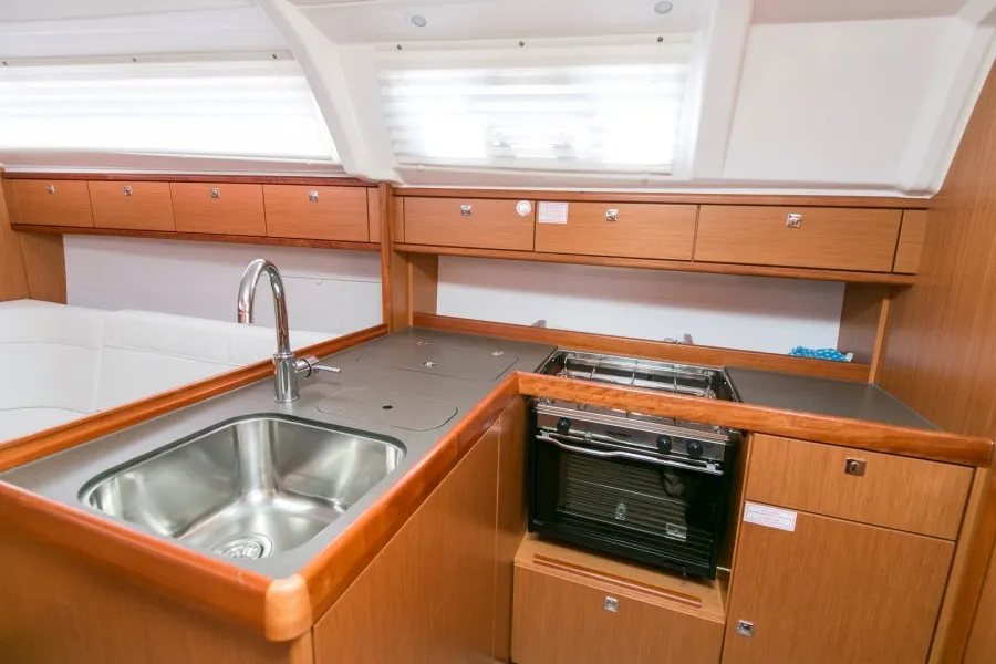 Bavaria Cruiser 37 ALANI — фотография яхты 6
