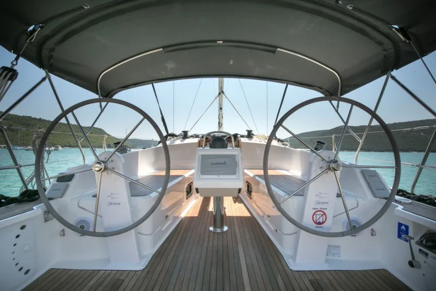 Bavaria Cruiser 37 ALANI — фотография яхты 13