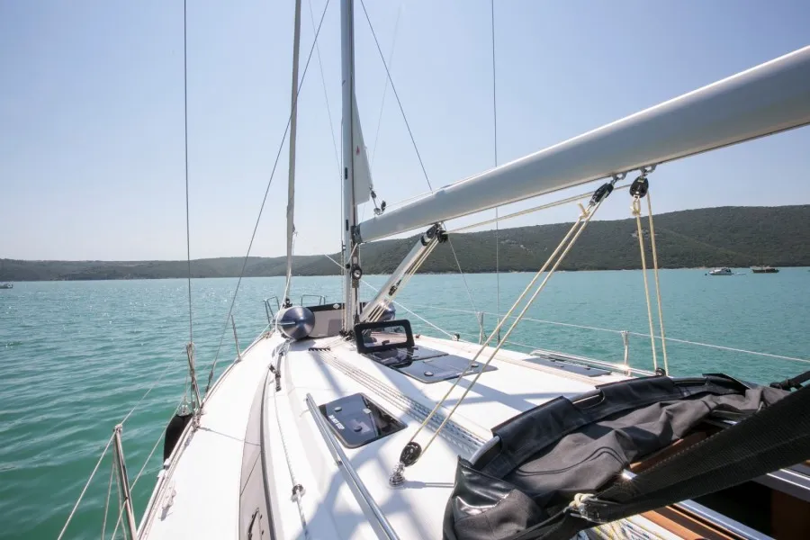Bavaria Cruiser 37 ALANI — фотография яхты 4