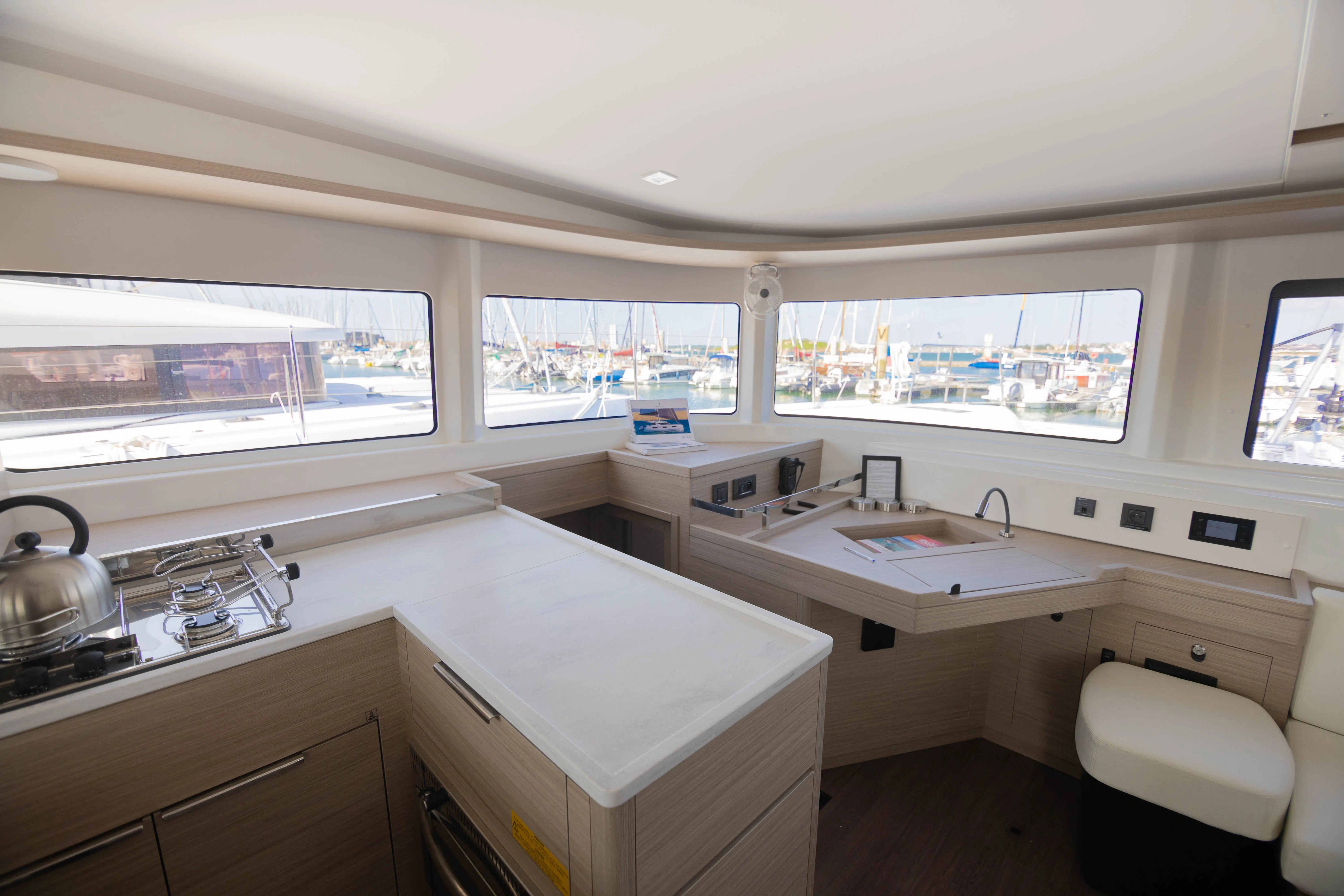 Lagoon 46 Bula — yacht photo 2